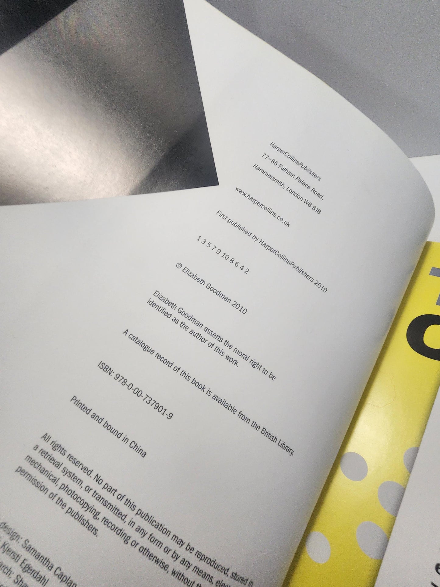 2000's Vintage Popular Music Bands Books LOT - Lady Gaga - U2 - LFO - Backstreet Boys - Boy Bands - Music - Books - Jay Z - Taylor Swift