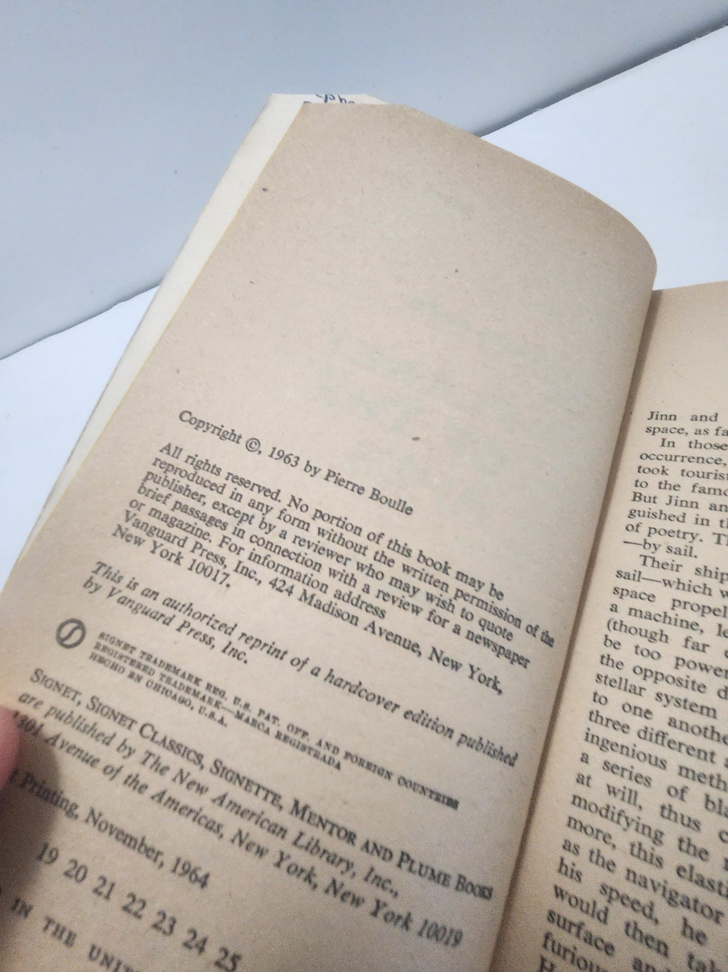 1960's Planet Of The Apes By Pierre Boulle Vintage Paperback Book - Planet Of The Apes - Pierre Boulle - Movies - Movies Into Books - 1960's