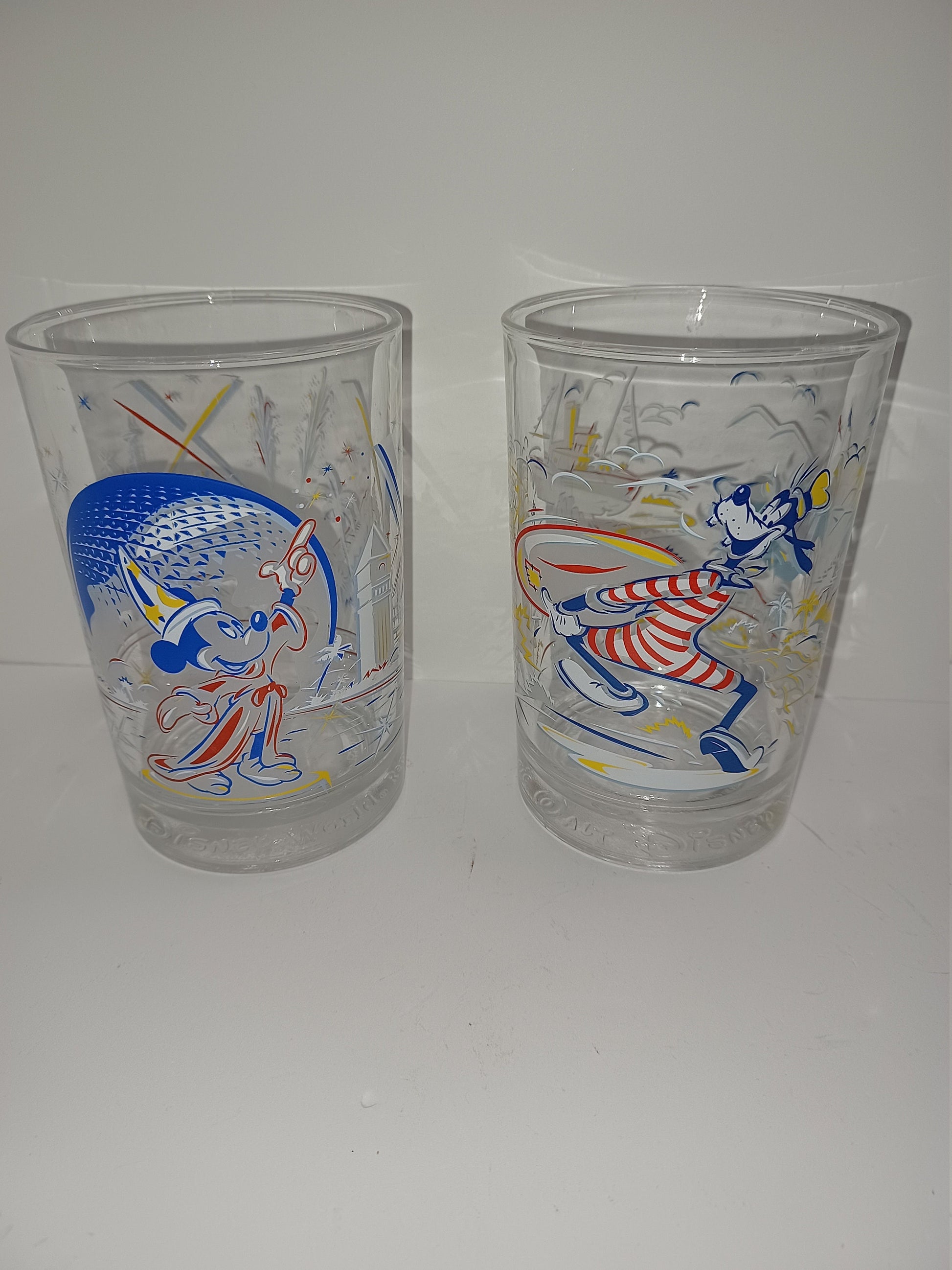 Vintage Walt Disney World 25 Years - Disney Glasses - Mickey Mouse Glasses - Disney - Mickey Mouse - Vintage Walt Disney - Collectable Glass