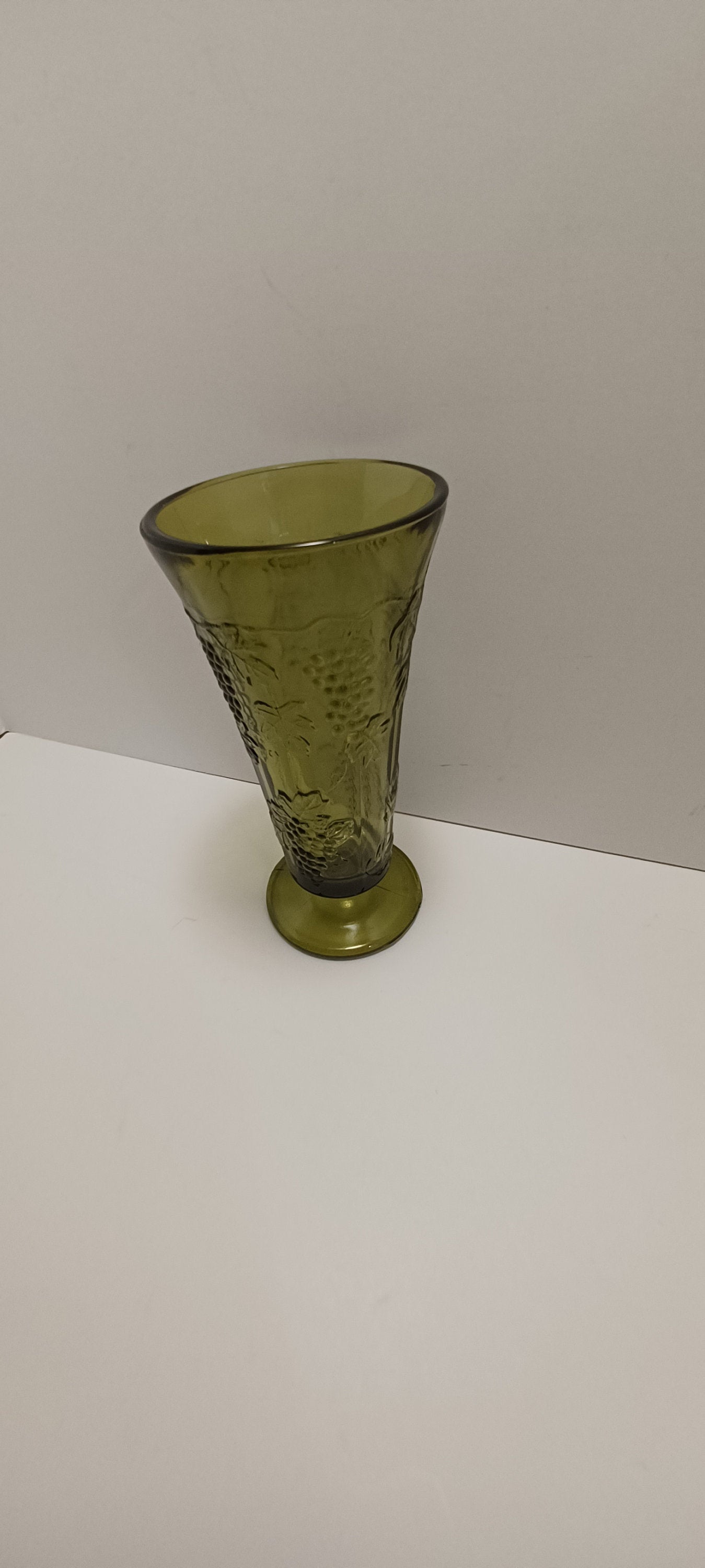 Vintage Green Glass Vase Harvest Grape Colony Indiana Glass 10" Tall - Green Glass - Indiana Glass - Harvest Grape Colony - Vintage Glass