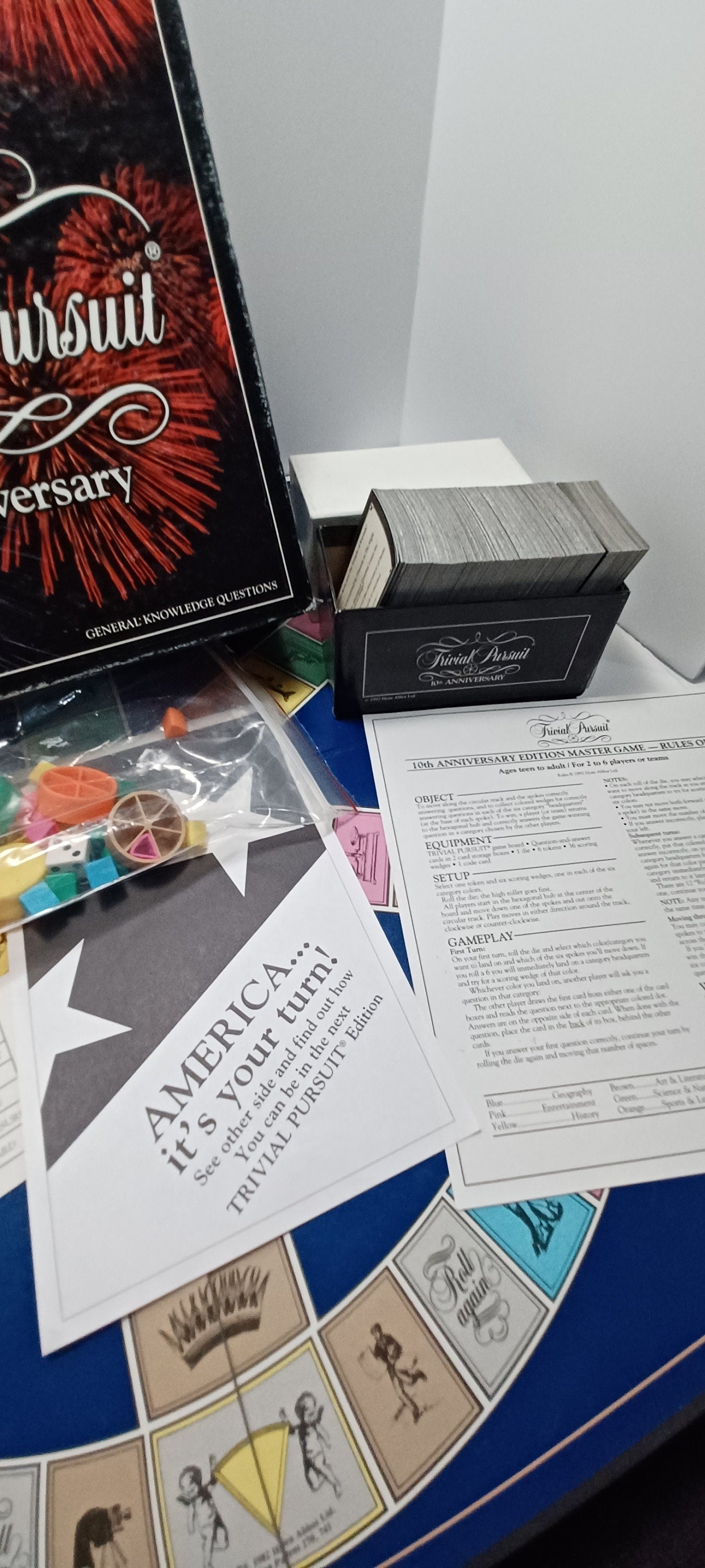 Vintage Trivial Pursuit 10th Anniversary Board Game 1992 - Trivial Pursuit - Anniversary Edition - Board Games - Family Games - Trivia