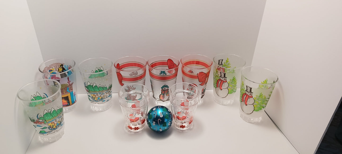 Christmas Collectable Gift Set - Christmas Glasses - Glasses - Holiday Glasses - Cups - Christmas Cups - Snowflakes - Santa Glasses