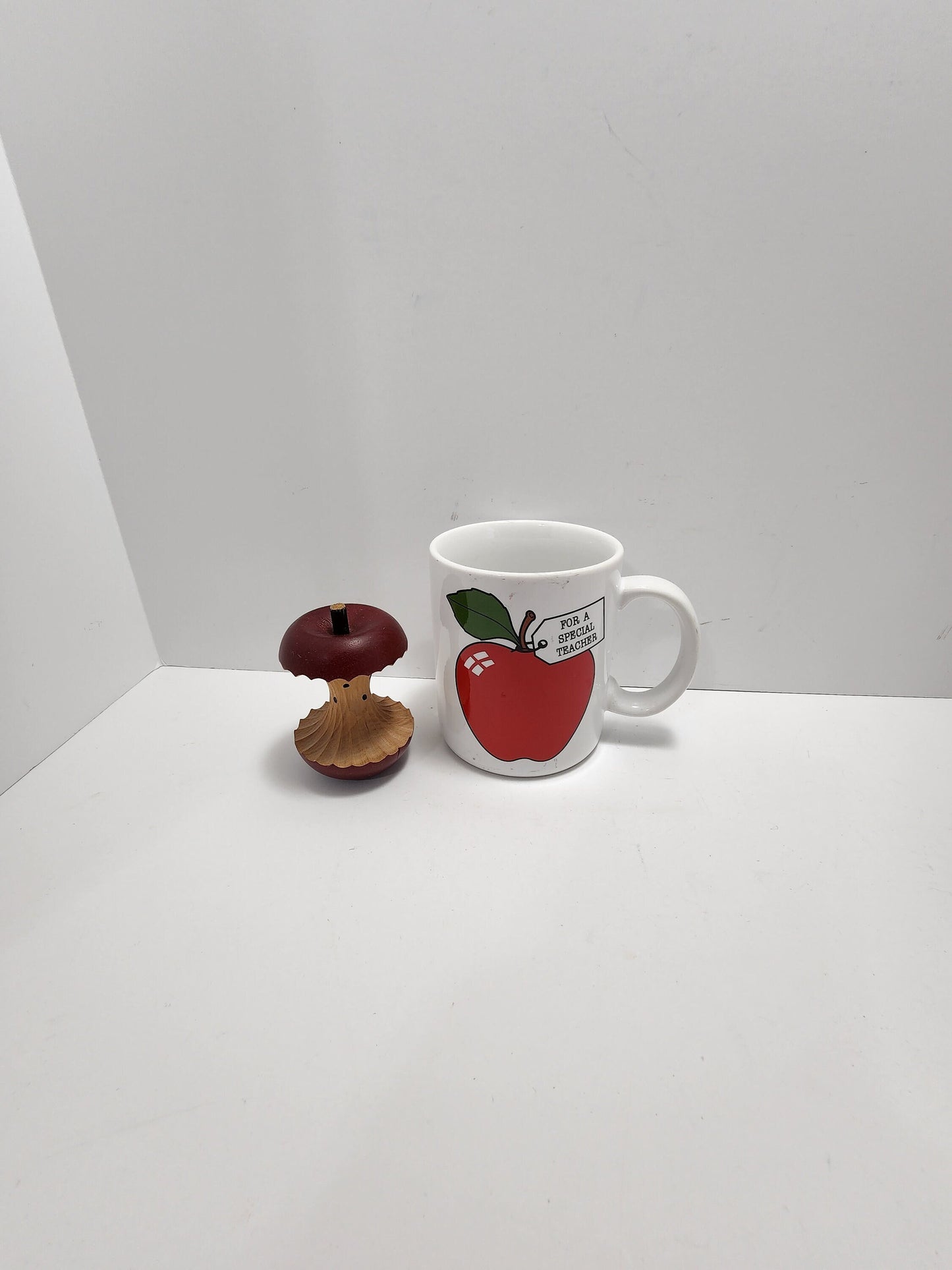 Vintage Teachers Gift Set Hand Carved Apple and Hallmark Hugs Teacher Mug - Teacher - Teacher Desk - Teacher Gift - Hand Carved - Apple -Mug