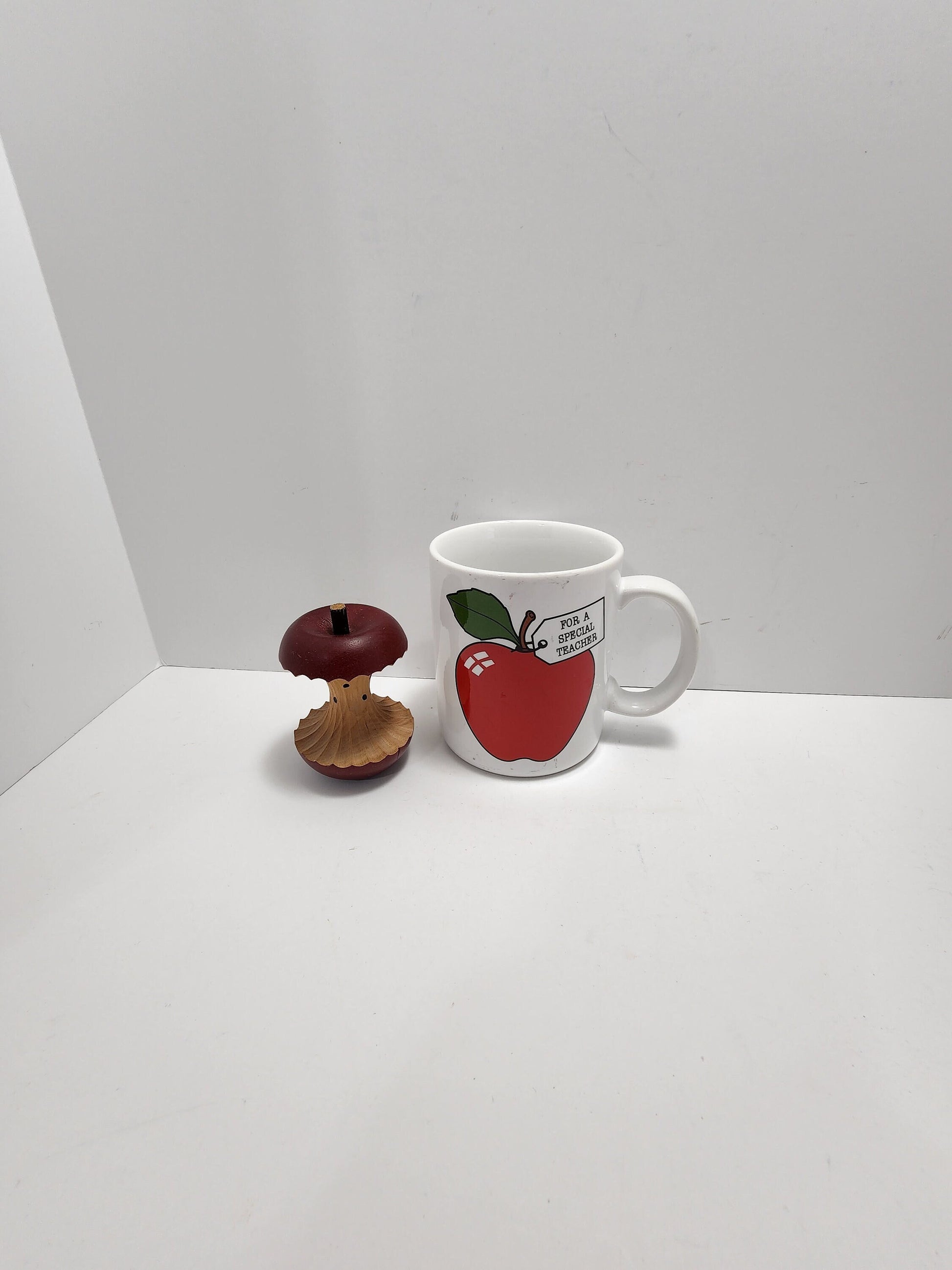Vintage Teachers Gift Set Hand Carved Apple and Hallmark Hugs Teacher Mug - Teacher - Teacher Desk - Teacher Gift - Hand Carved - Apple -Mug