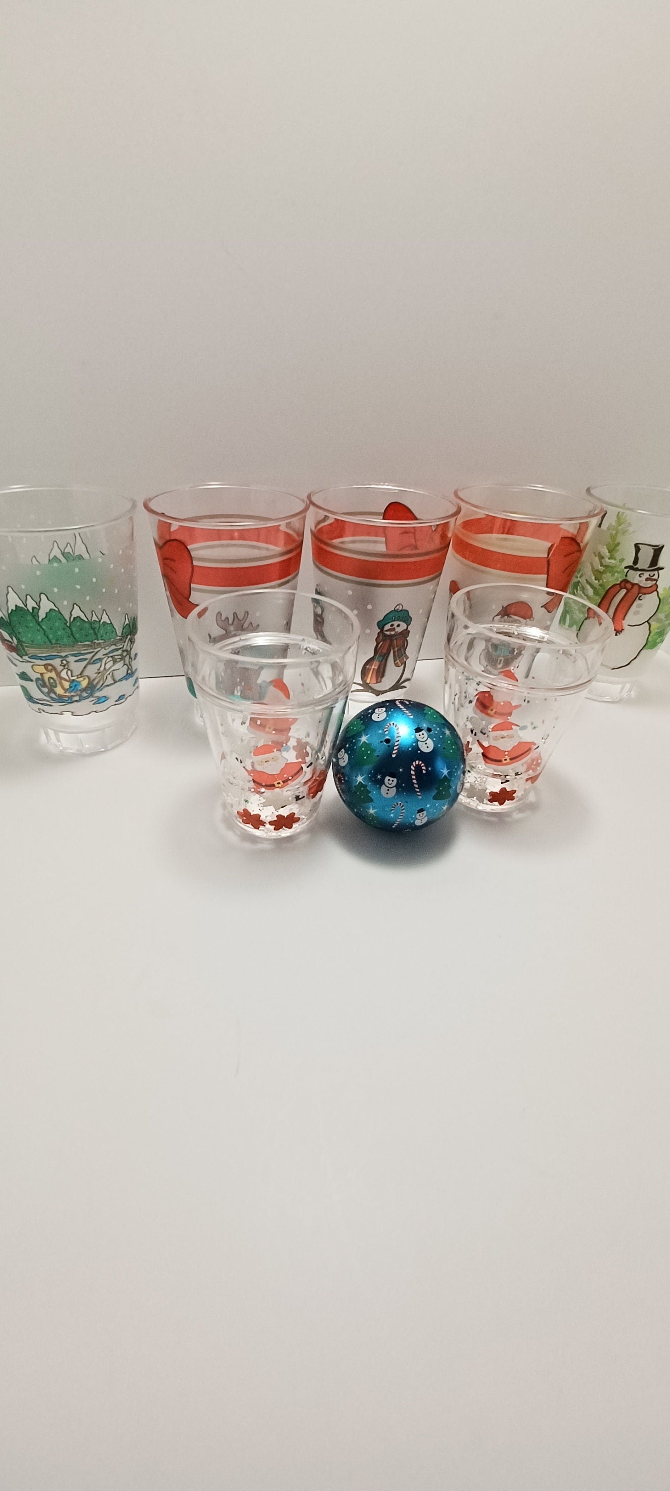 Christmas Collectable Gift Set - Christmas Glasses - Glasses - Holiday Glasses - Cups - Christmas Cups - Snowflakes - Santa Glasses