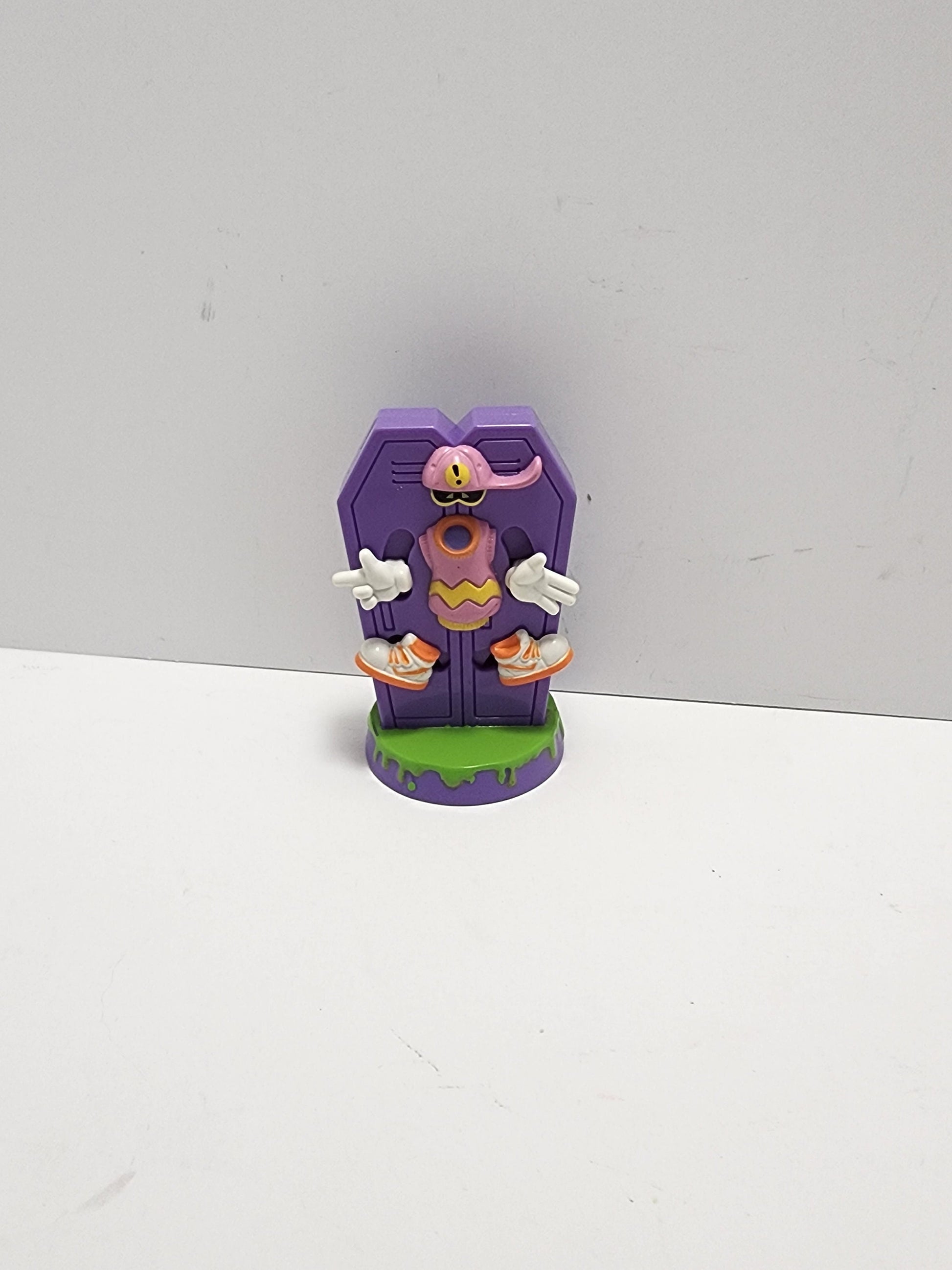 1991 Gravedale High Vampire Spinning Casket Toy - Mcdonald's Toys - Casket Toy - Halloween - Invisble Boy - Vampire - Gravedale Toy