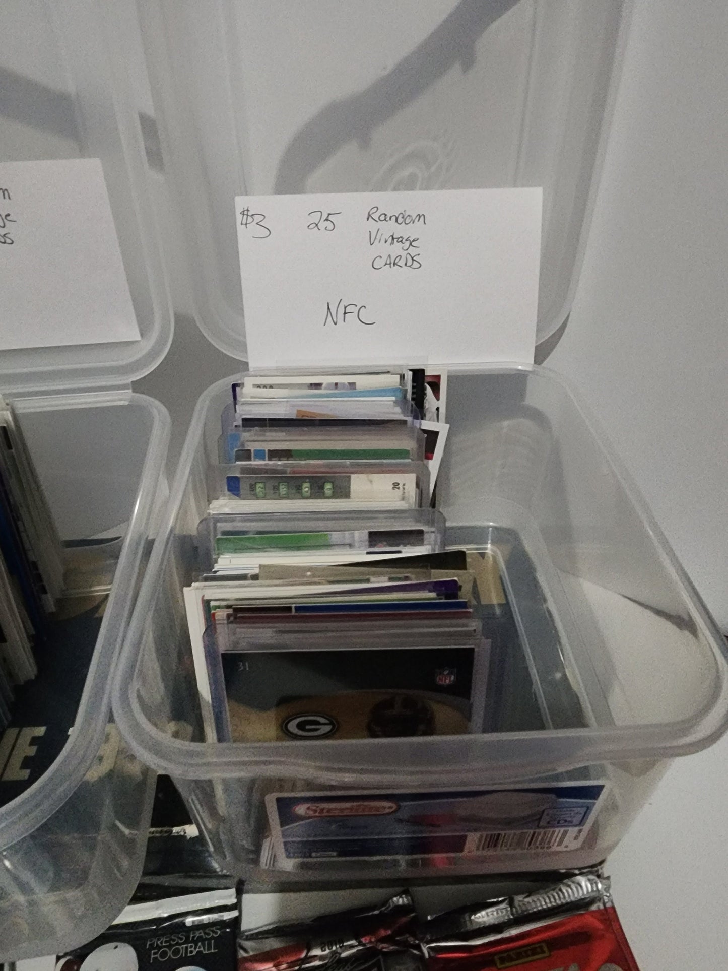 Vintage NFL Football Cards - Lots Of 25 Random Vintage NFL Cards - NFL- Sportd Cards - Nfl Cards - Sports - Cards - Collectable Cards