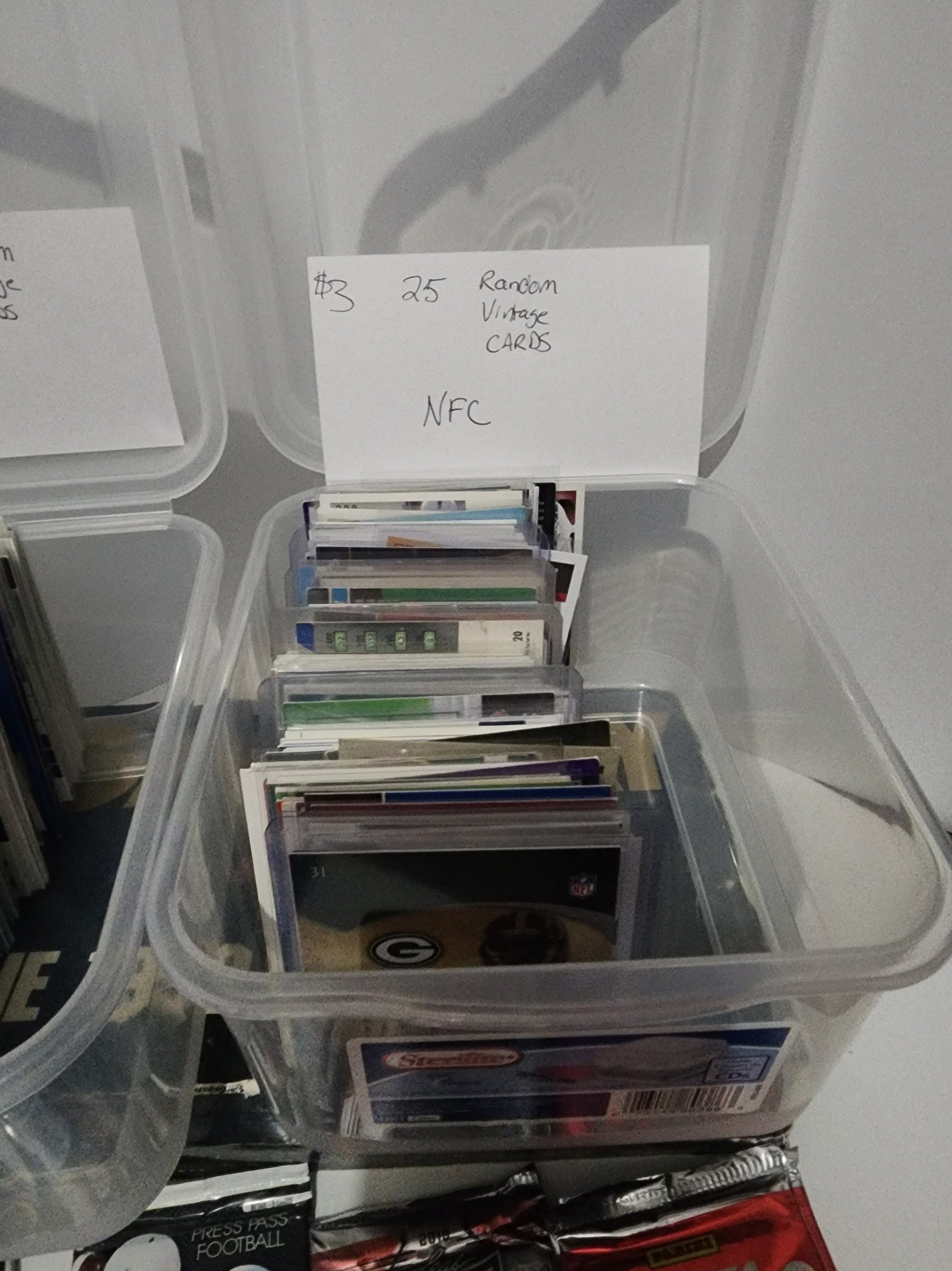 Vintage NFL Football Cards - Lots Of 25 Random Vintage NFL Cards - NFL- Sportd Cards - Nfl Cards - Sports - Cards - Collectable Cards