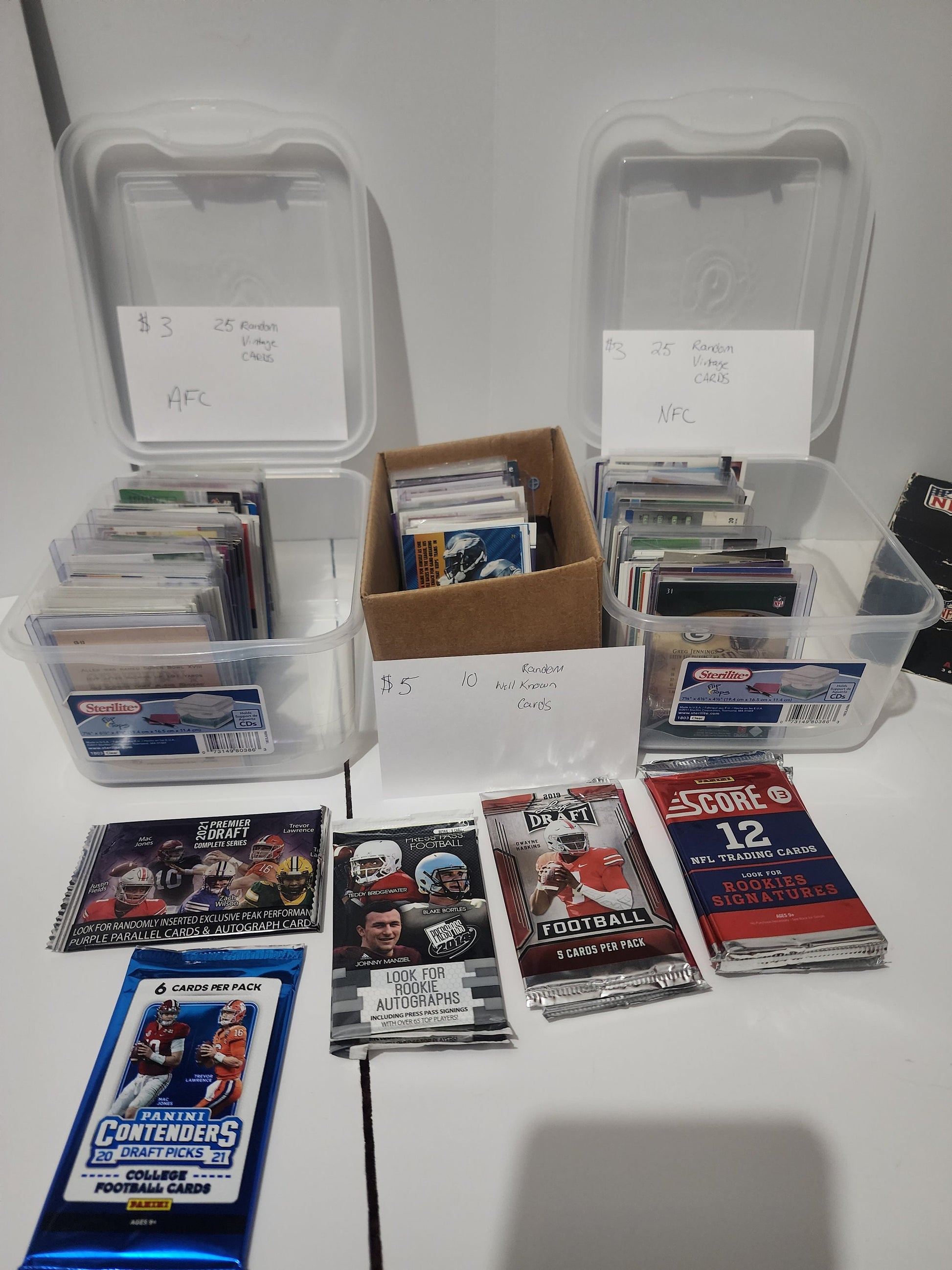 Vintage NFL Football Cards - Lots Of 25 Random Vintage NFL Cards - NFL- Sportd Cards - Nfl Cards - Sports - Cards - Collectable Cards