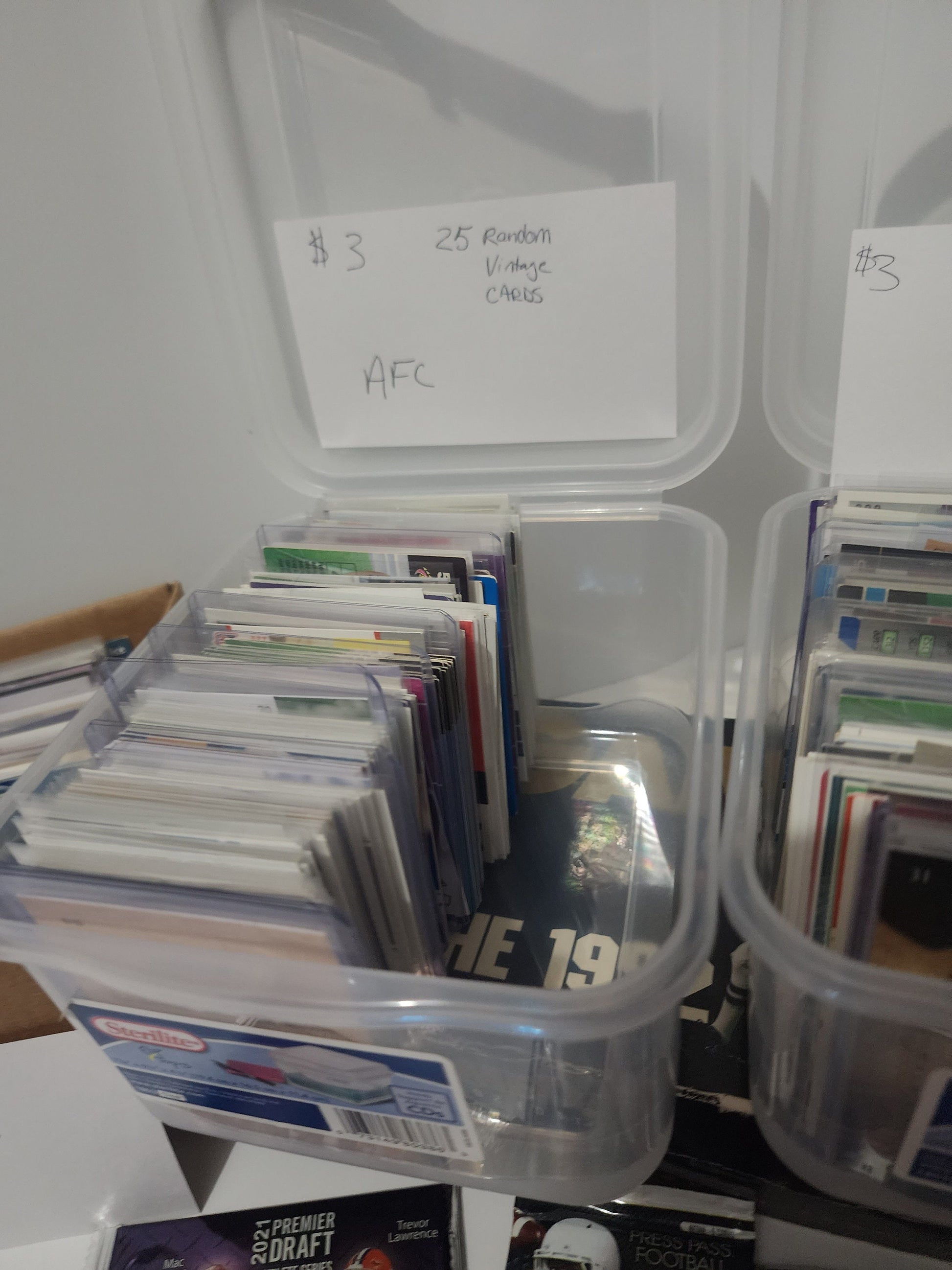 Vintage NFL Football Cards - Lots Of 25 Random Vintage NFL Cards - NFL- Sportd Cards - Nfl Cards - Sports - Cards - Collectable Cards