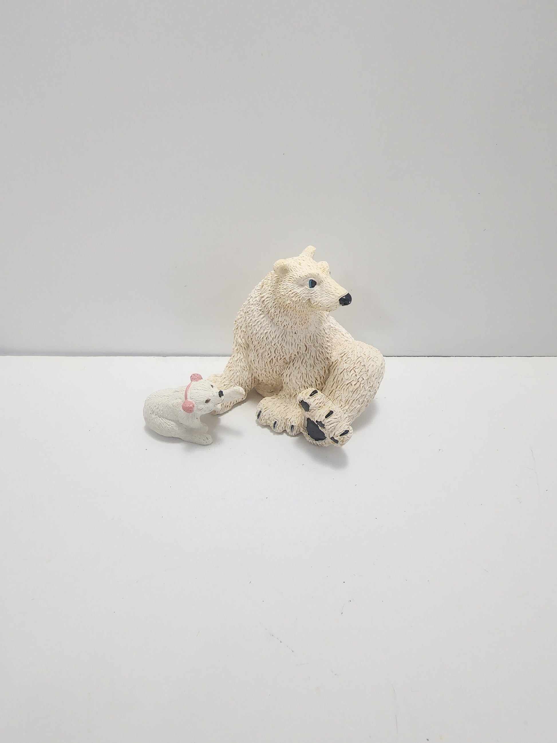 Vintage Polar Bear Statue Figurines - Wildlife - Polar Bear - Bear - Bear Decor - Wildlife Decor - Polar Bear - Beat Statue - Figurine
