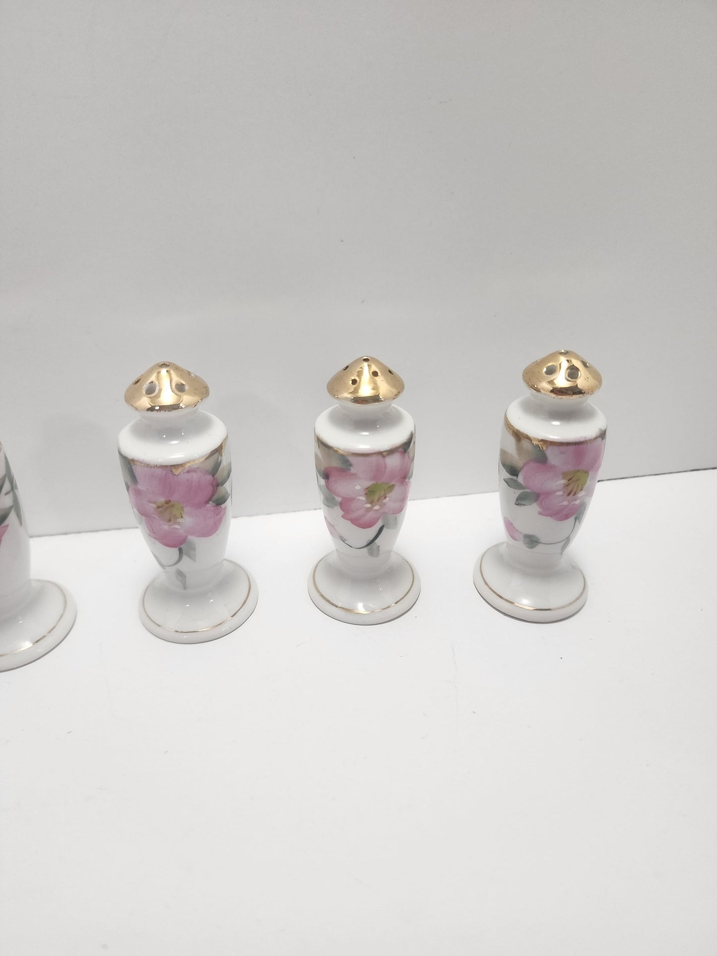 Noritake Azelea Vintage Salt and Pepper Shakers Set of 2 - Salt n Pepper - Salt And Pepper Shakers - Vintage Salt and Pepper - Noritake