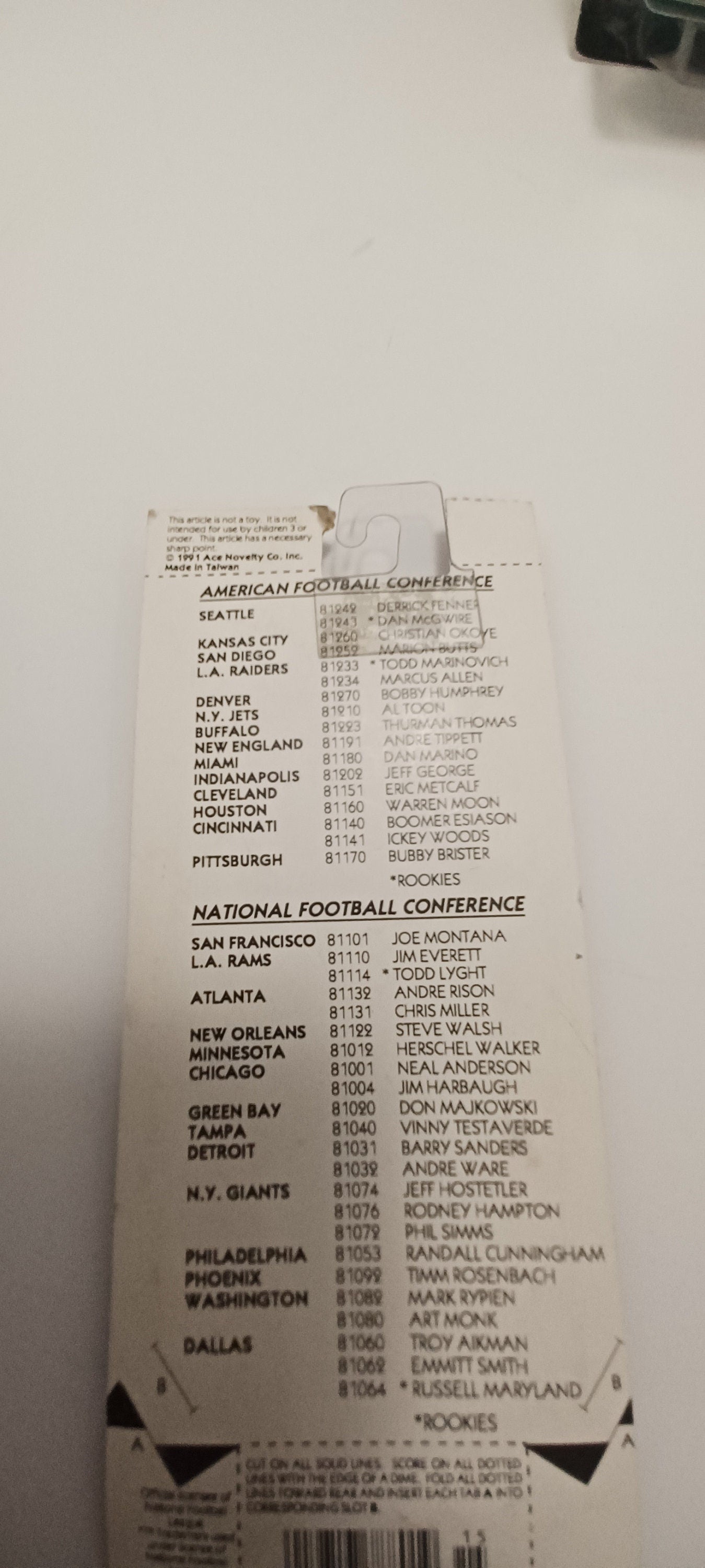 Thurman Thomas 1991 NFL Mvp Card & Collectors Pin Unopened - Buffalo Bills - NFL Cards - Sports Cards - NFL Pin - Collectable Pins