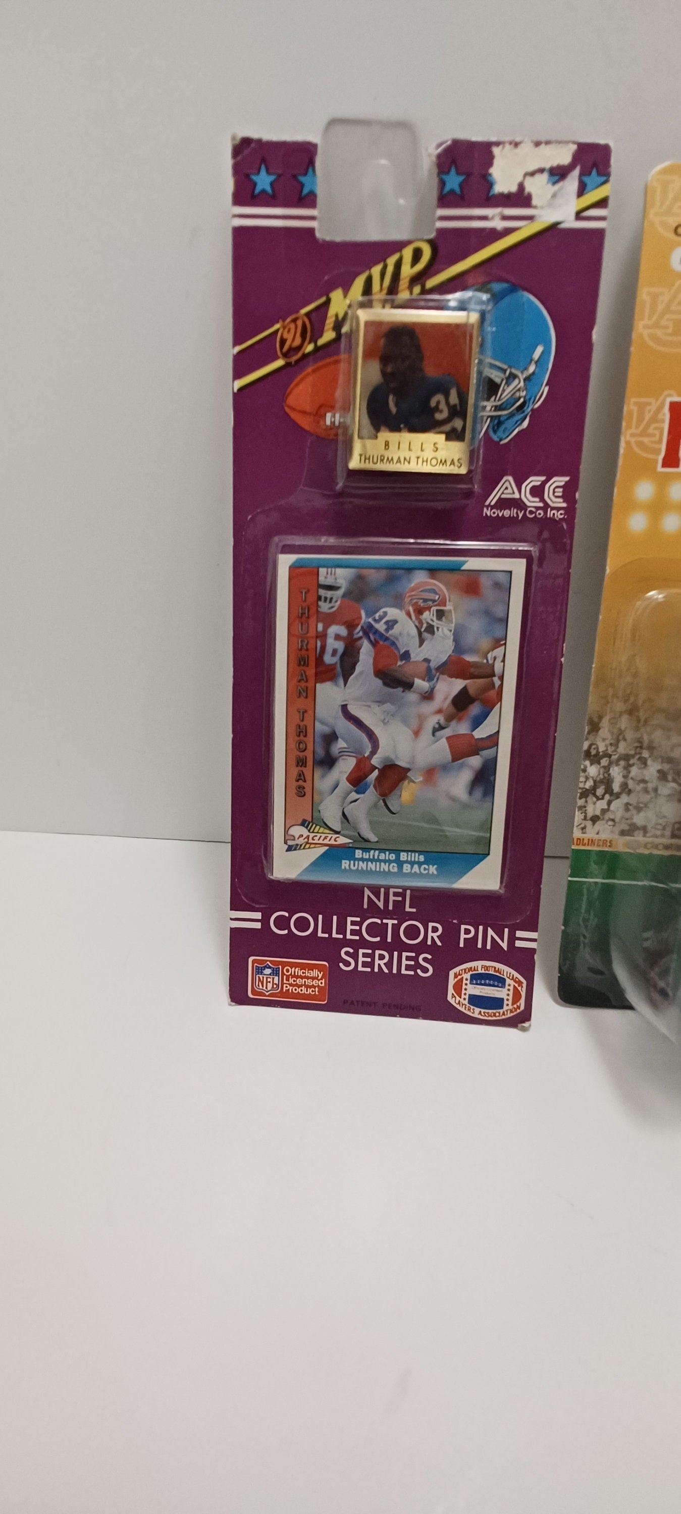Thurman Thomas 1991 NFL Mvp Card & Collectors Pin Unopened - Buffalo Bills - NFL Cards - Sports Cards - NFL Pin - Collectable Pins