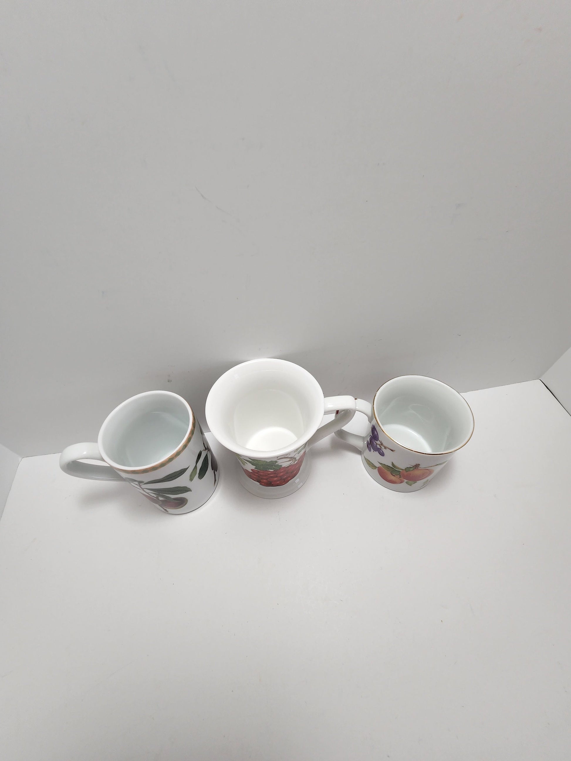 Wine and Grapes Coffee Mugs - Mugs - Mug - Coffee Mugs - Wine - Wine Mug - Grapes - Wine Decor - Grape Decor - Kitchen Mugs - Drinkware