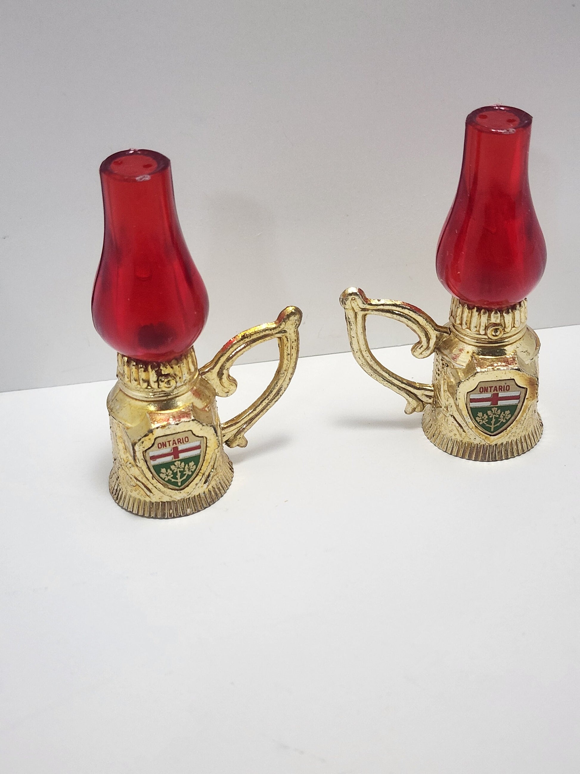 Salt And Pepper Shakers Vintage Souvenir Niagara Falls - Salt and Pepper - Niagara Falls - Souvenir - Canada - Niagara Falls Souvenir