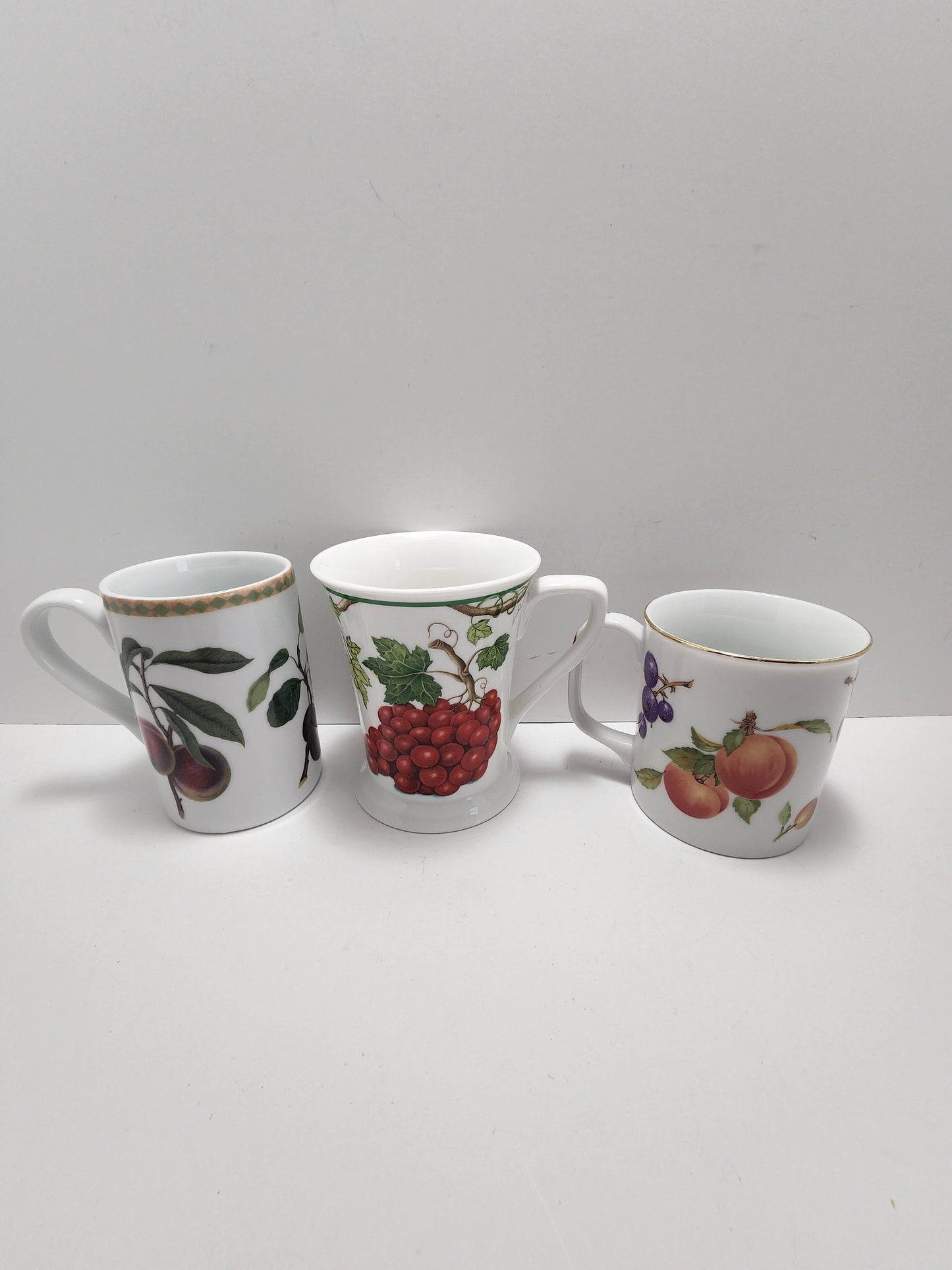 Wine and Grapes Coffee Mugs - Mugs - Mug - Coffee Mugs - Wine - Wine Mug - Grapes - Wine Decor - Grape Decor - Kitchen Mugs - Drinkware