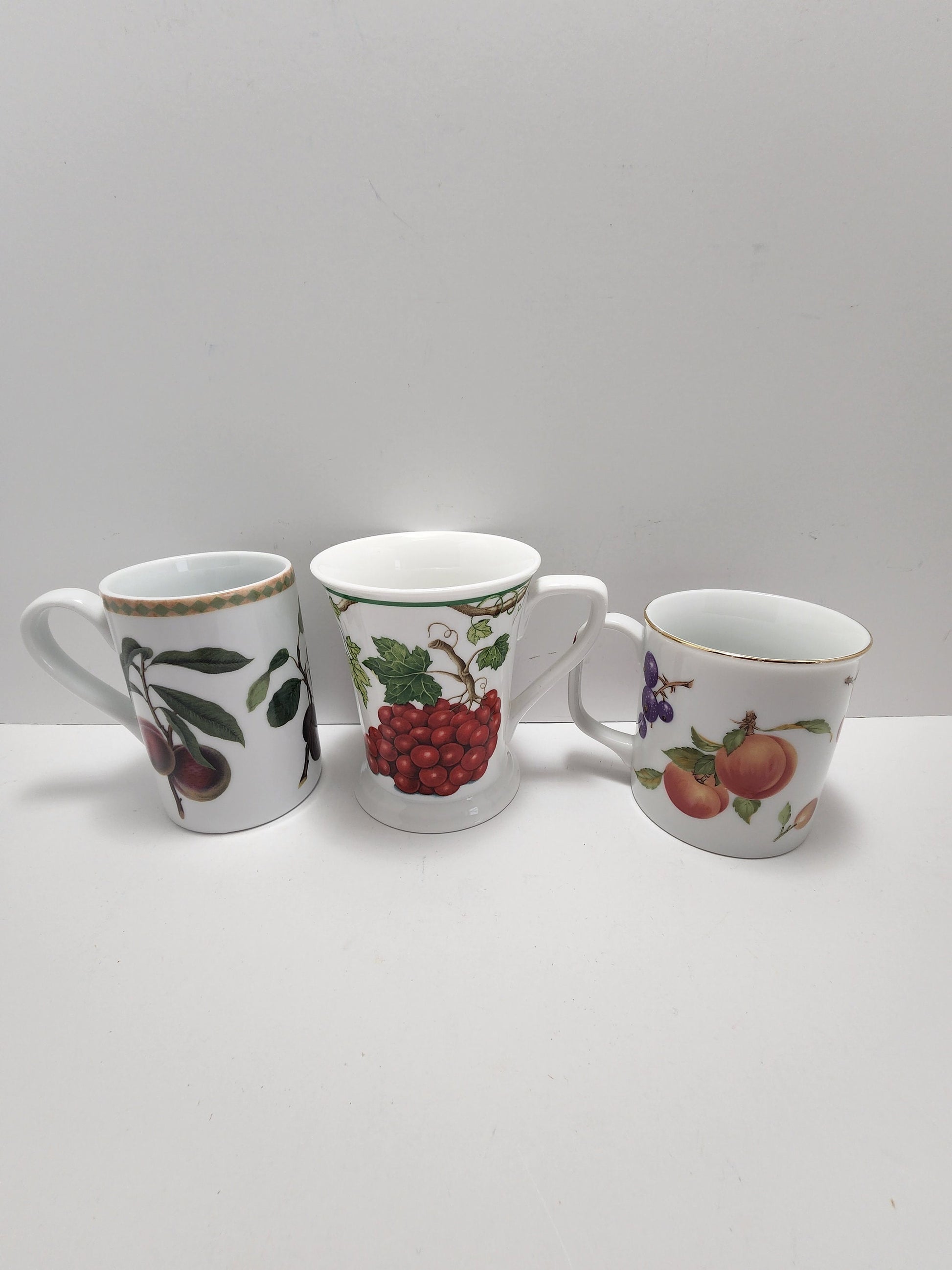 Wine and Grapes Coffee Mugs - Mugs - Mug - Coffee Mugs - Wine - Wine Mug - Grapes - Wine Decor - Grape Decor - Kitchen Mugs - Drinkware