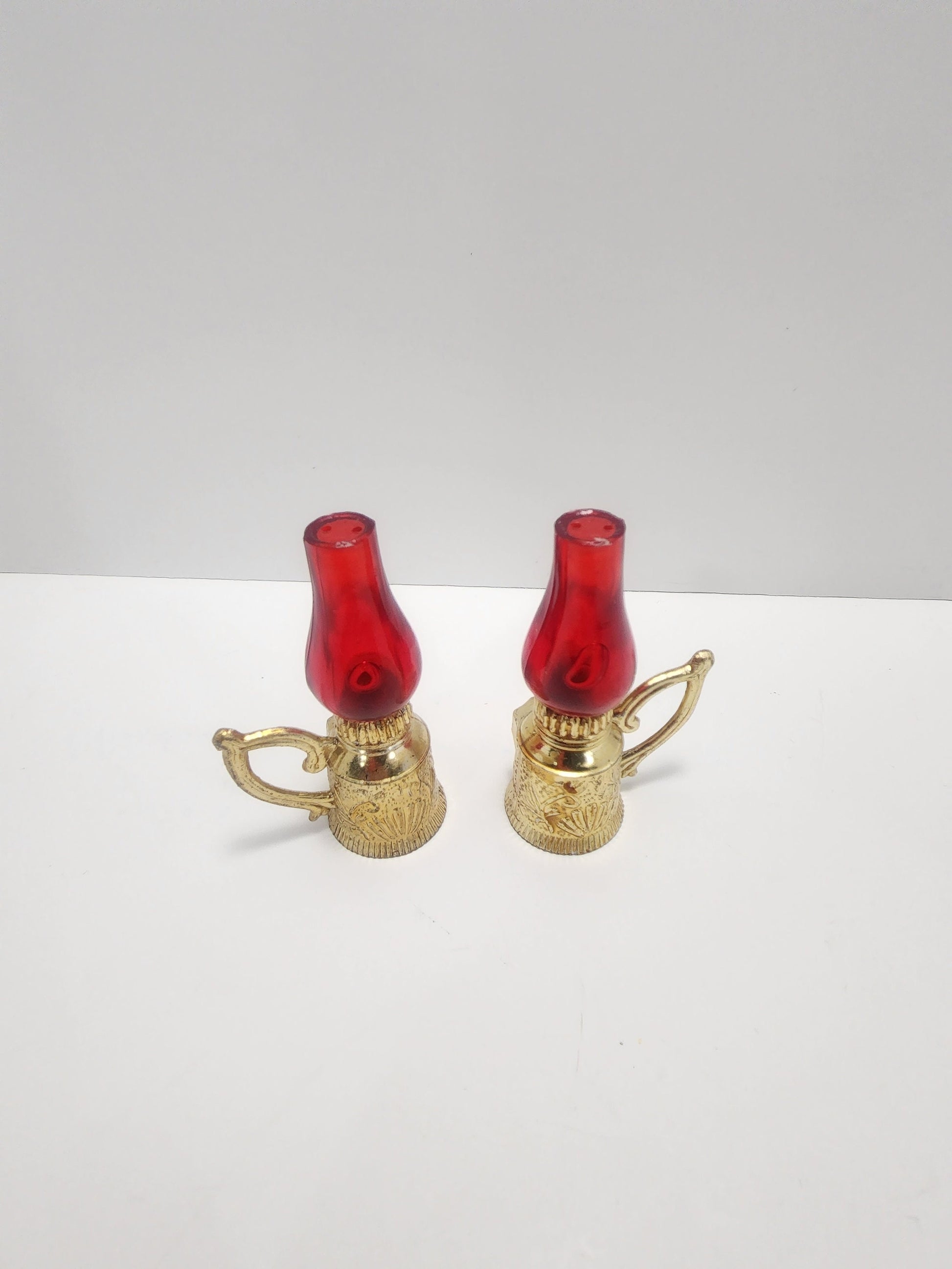 Salt And Pepper Shakers Vintage Souvenir Niagara Falls - Salt and Pepper - Niagara Falls - Souvenir - Canada - Niagara Falls Souvenir