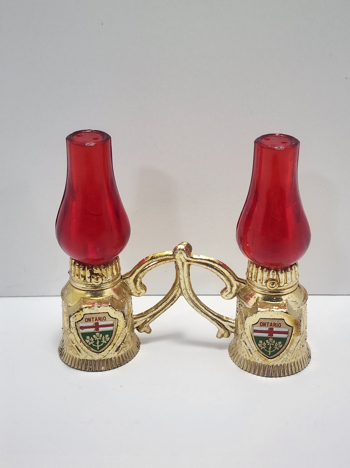 Salt And Pepper Shakers Vintage Souvenir Niagara Falls - Salt and Pepper - Niagara Falls - Souvenir - Canada - Niagara Falls Souvenir