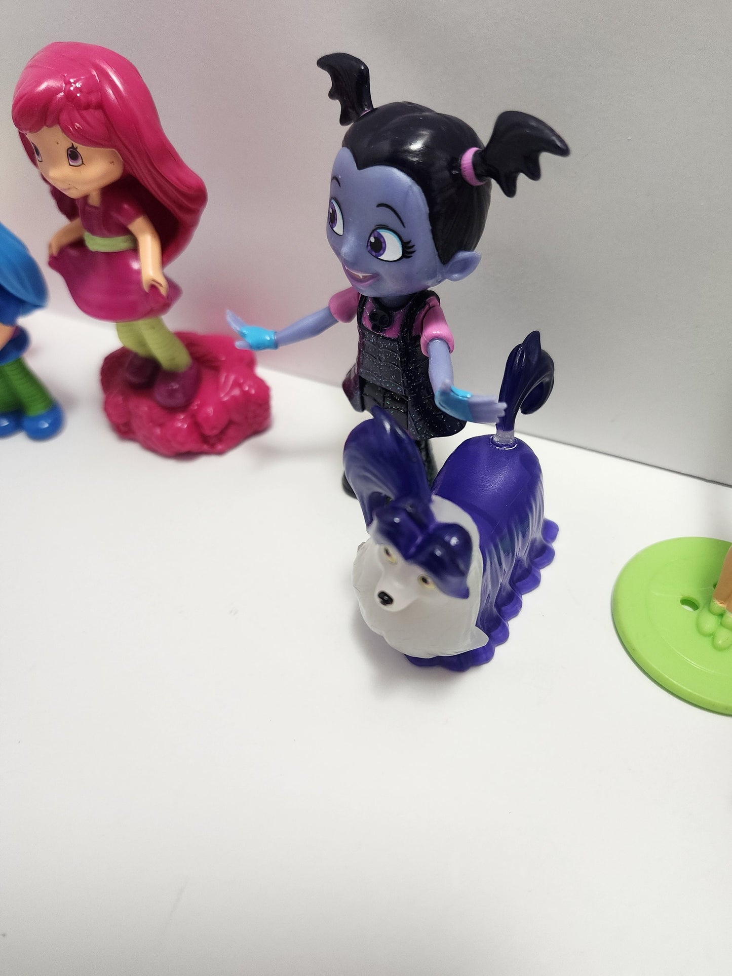 Doll Action Figures - Girls Toys - Dolls - Cake Topper - Girls Birthday - Dora - Vampira - Strawberry Shortcake - Sofia The First - Dolls