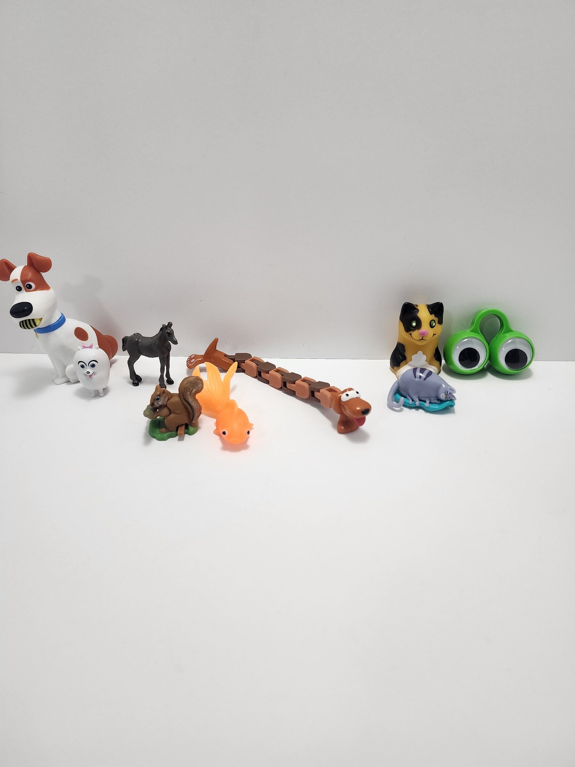 Pets and Animals Random Mixture Toy Lot - Pets - Pet Toys - Pets Movie - Animals - Toy Lot - Animal Toys