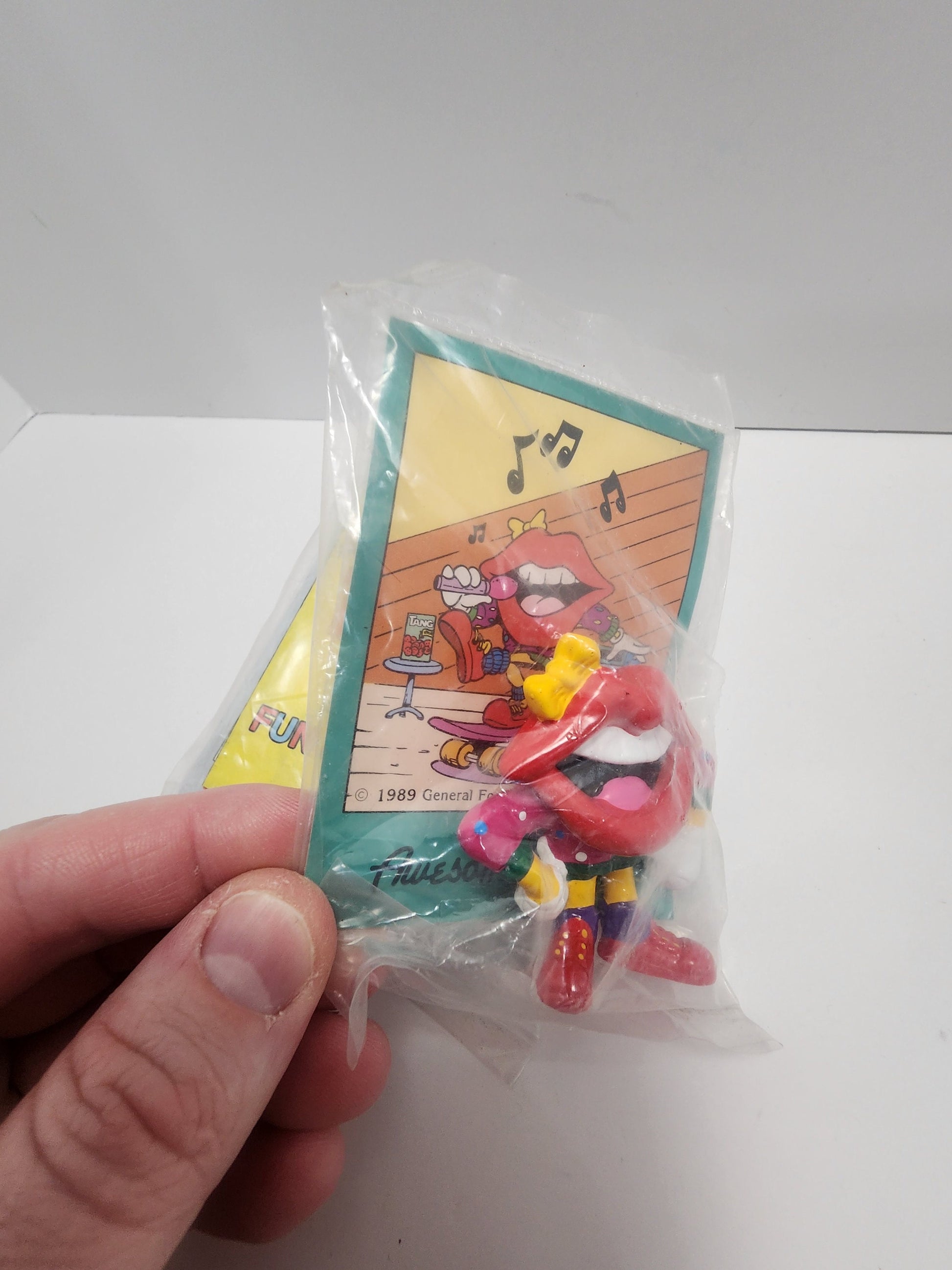 Tang Lips Pvc Figures - General Mills - General Mills Toys - Cereal Toys - 1980s Toys - Pvc Figures - Tang - Lips - Kiss - Toys