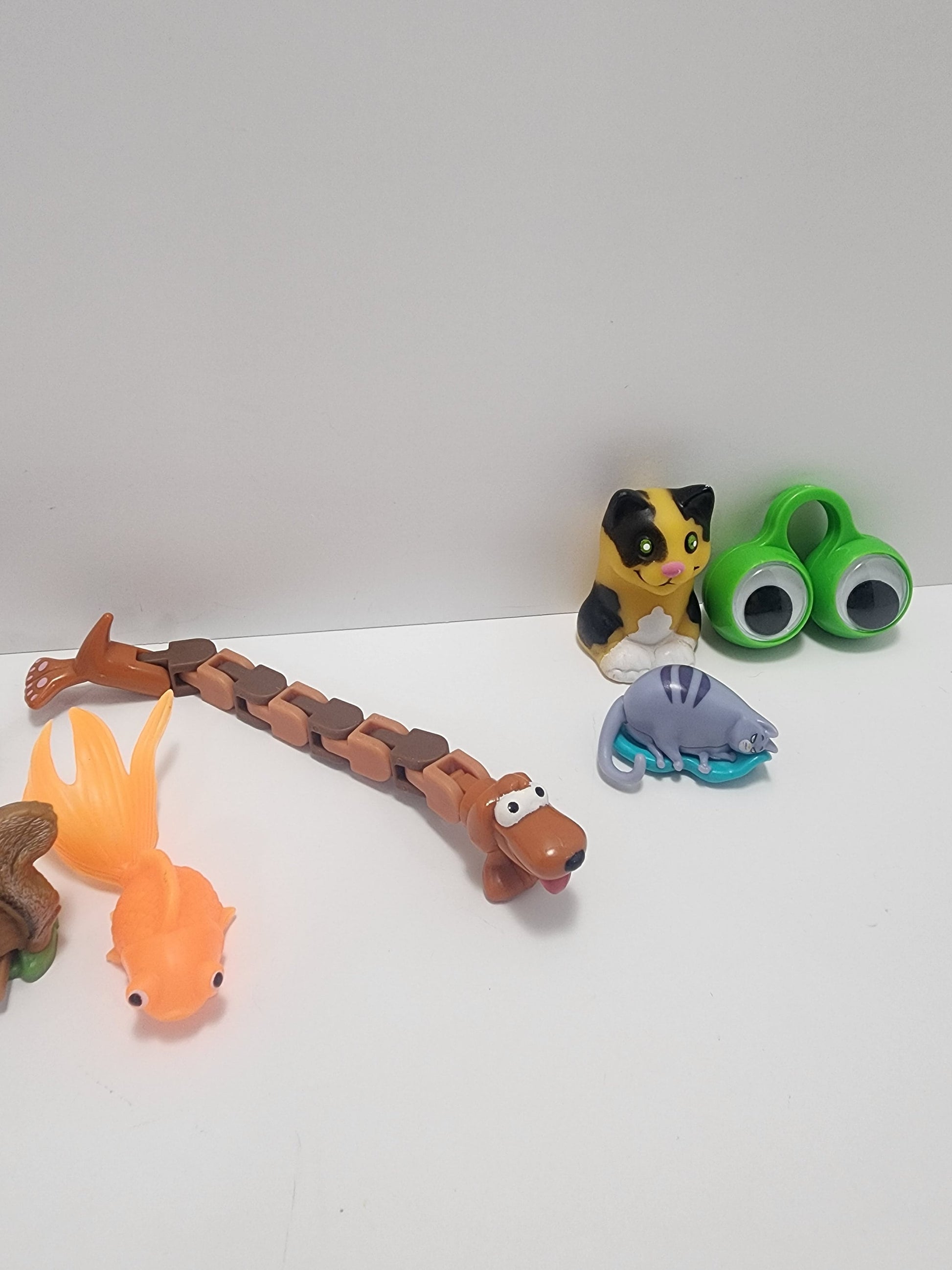 Pets and Animals Random Mixture Toy Lot - Pets - Pet Toys - Pets Movie - Animals - Toy Lot - Animal Toys