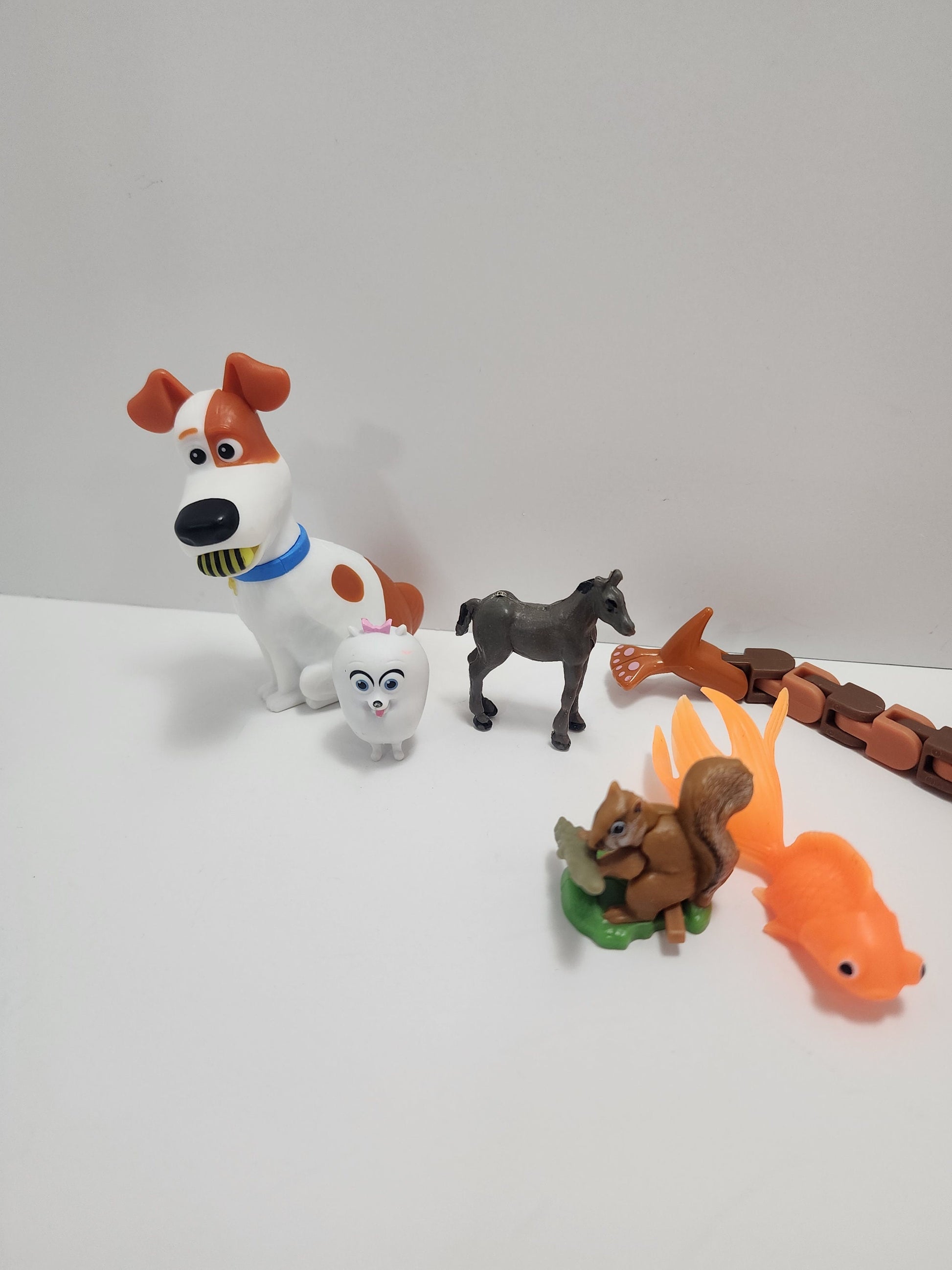 Pets and Animals Random Mixture Toy Lot - Pets - Pet Toys - Pets Movie - Animals - Toy Lot - Animal Toys