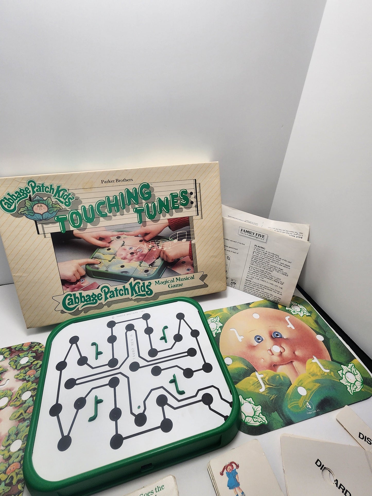 Cabbage Patch Kids Parker Brothers Board Game Vintage 1980s Touching Tunes - Board Games - Vintage Board Games - Games - Cabbage Patch Kids