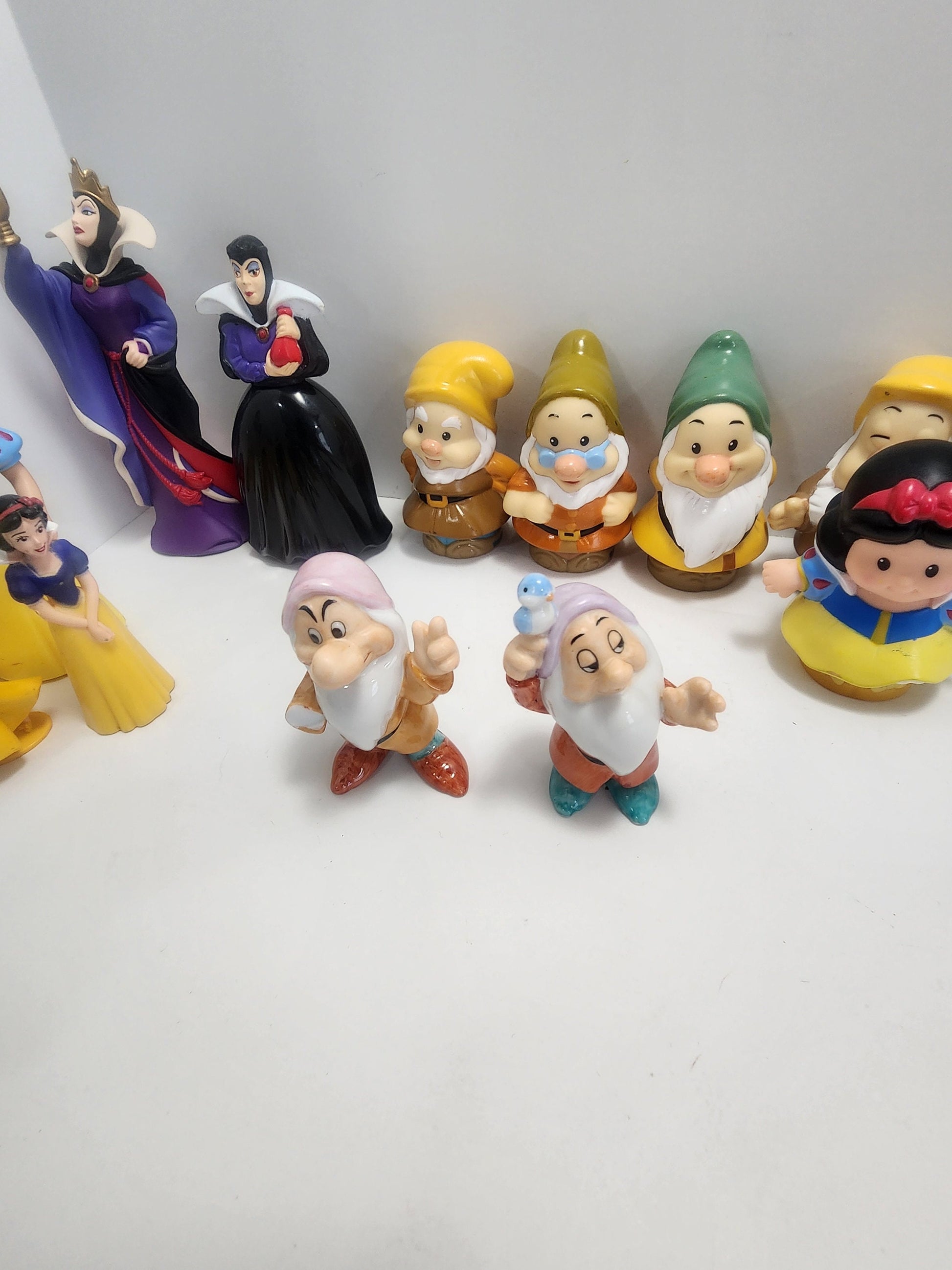 Snow White and The Seven Dwarfs Disney Toys - Disney - Snow White - Snow White Toys - Disney Toys