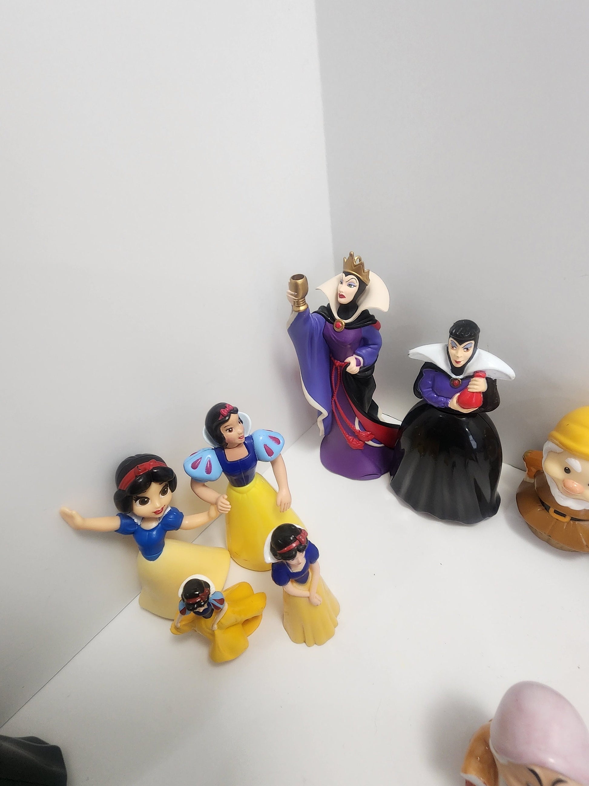 Snow White and The Seven Dwarfs Disney Toys - Disney - Snow White - Snow White Toys - Disney Toys