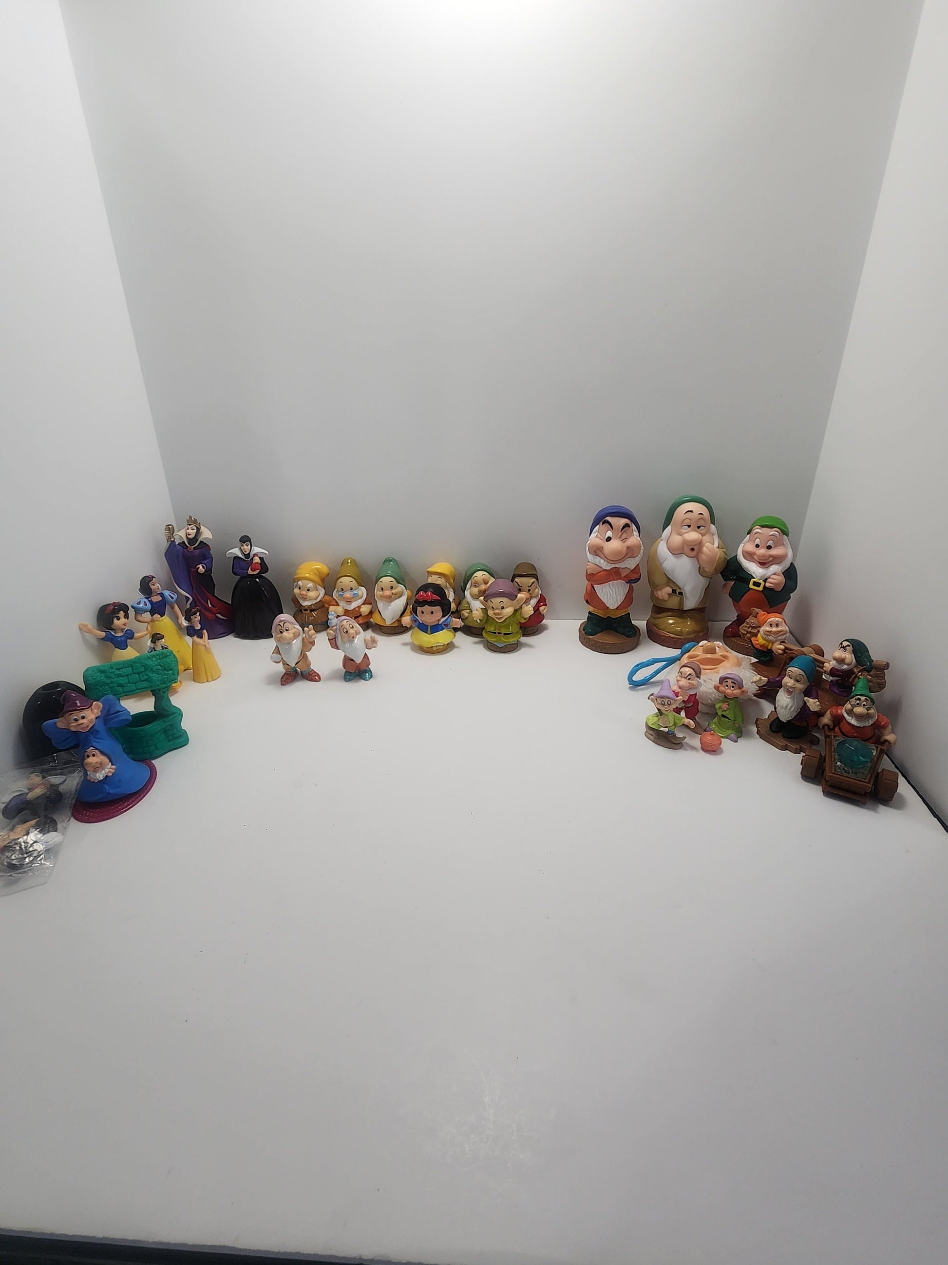 Snow White and The Seven Dwarfs Disney Toys - Disney - Snow White - Snow White Toys - Disney Toys