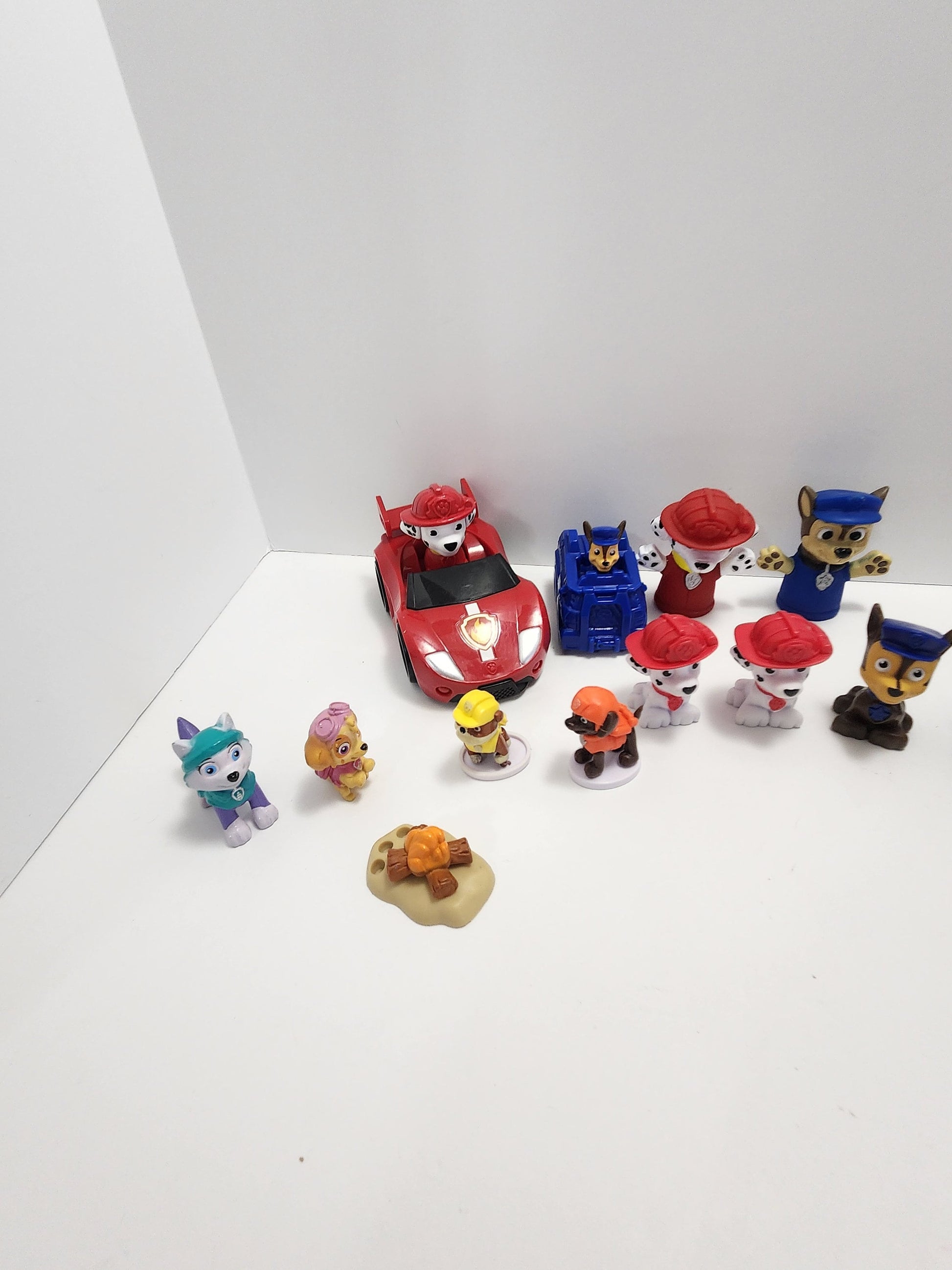 Paw Patrol Action Figures Lot - Paw Patrol - Paw Patrol Toys - Paw Patrol Figures - Disney - Disney Junior - Dogs - Pet Toys