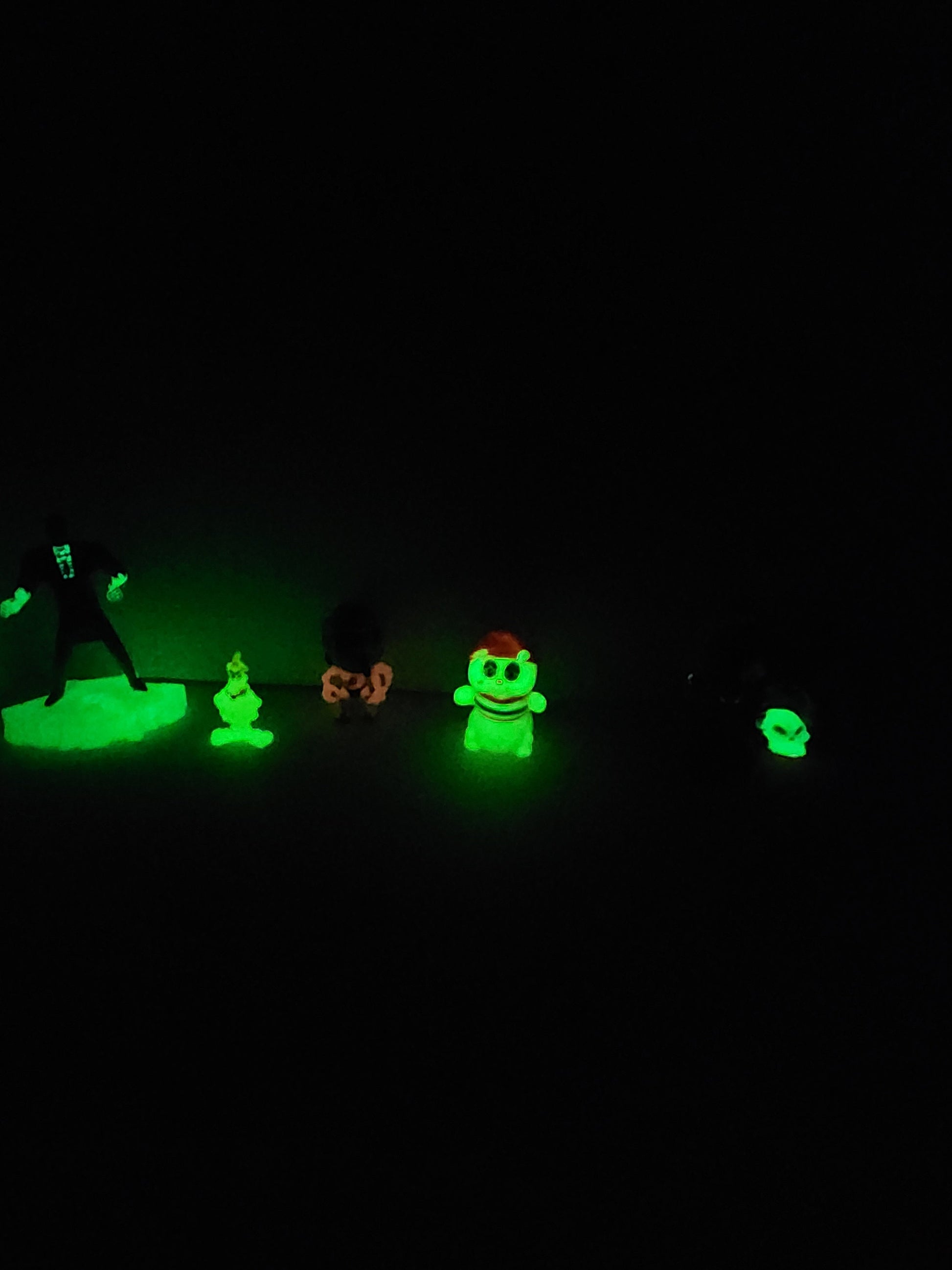Glow In The Dark Toy Figures - Blacklight - Blacklight Display - Uranium - Toys - Glowworm - Marvel Toys - Blacklight Toys - Vintage Toys