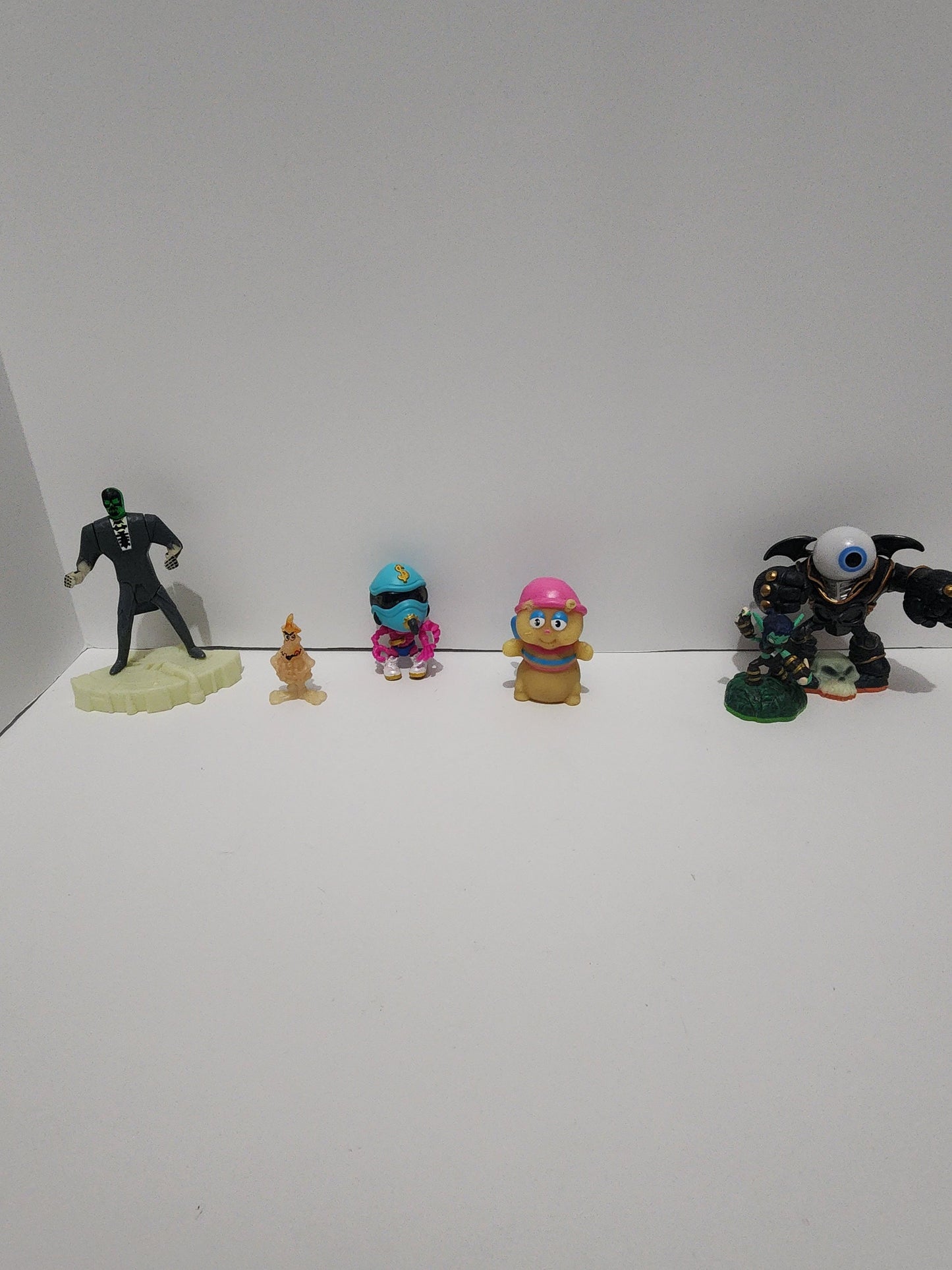 Glow In The Dark Toy Figures - Blacklight - Blacklight Display - Uranium - Toys - Glowworm - Marvel Toys - Blacklight Toys - Vintage Toys