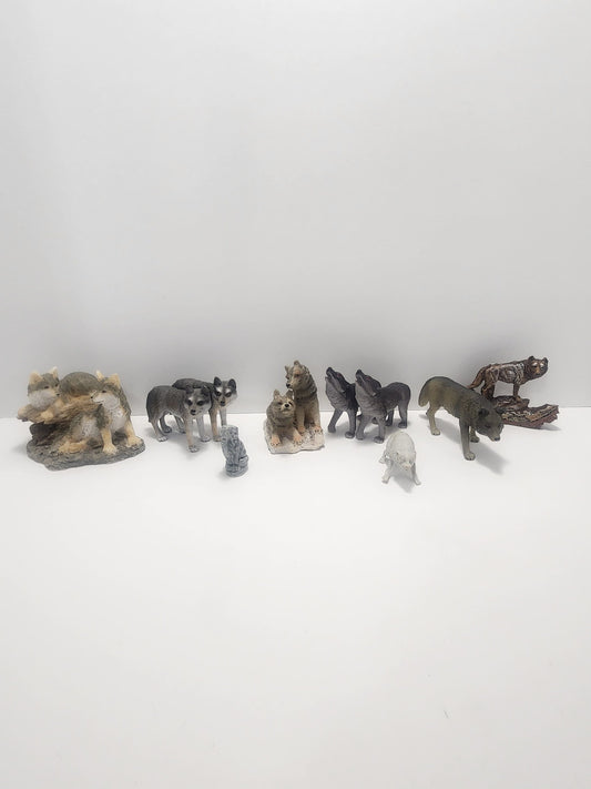 Wolf Figurines