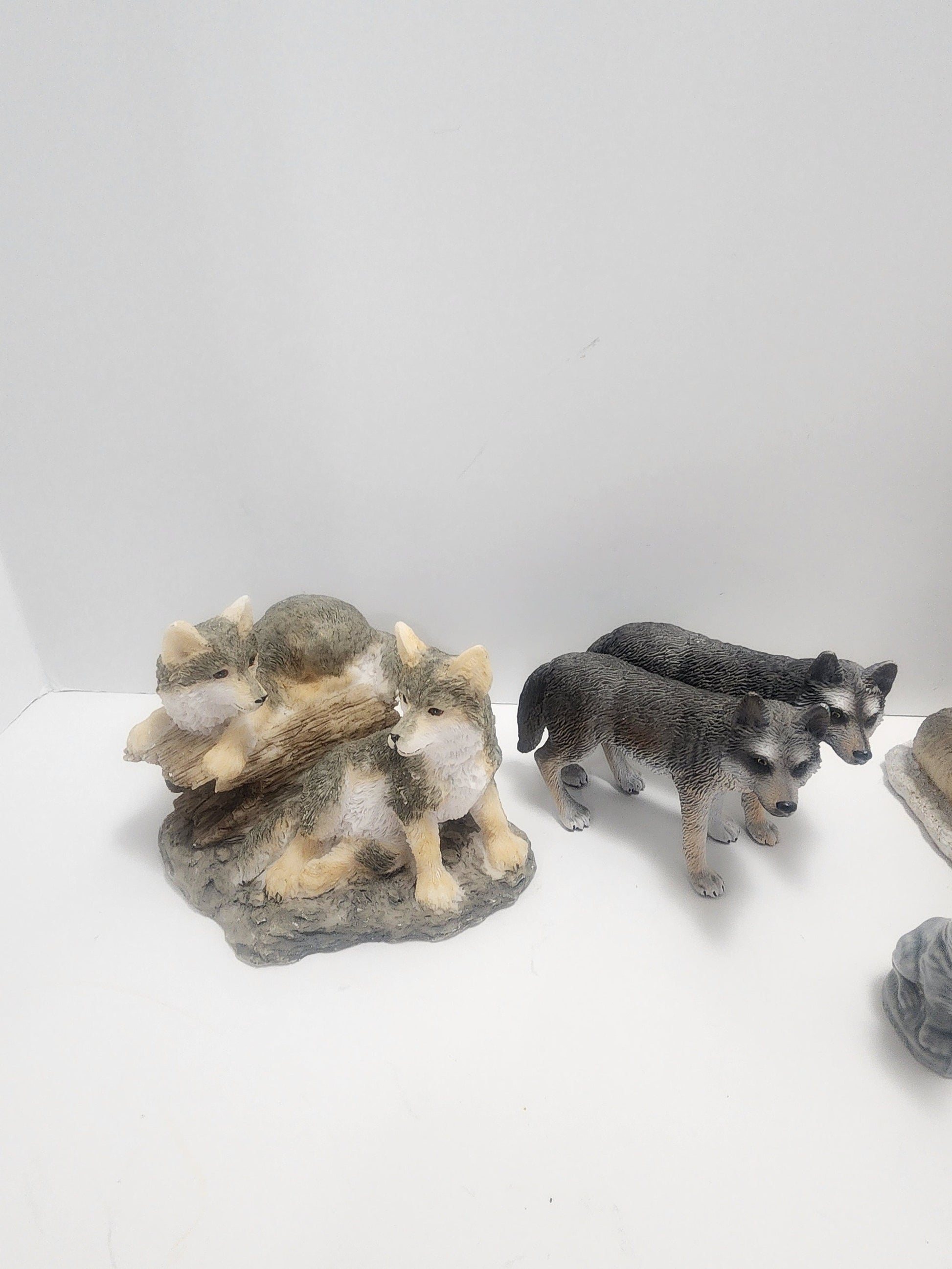 Wolf Figurines