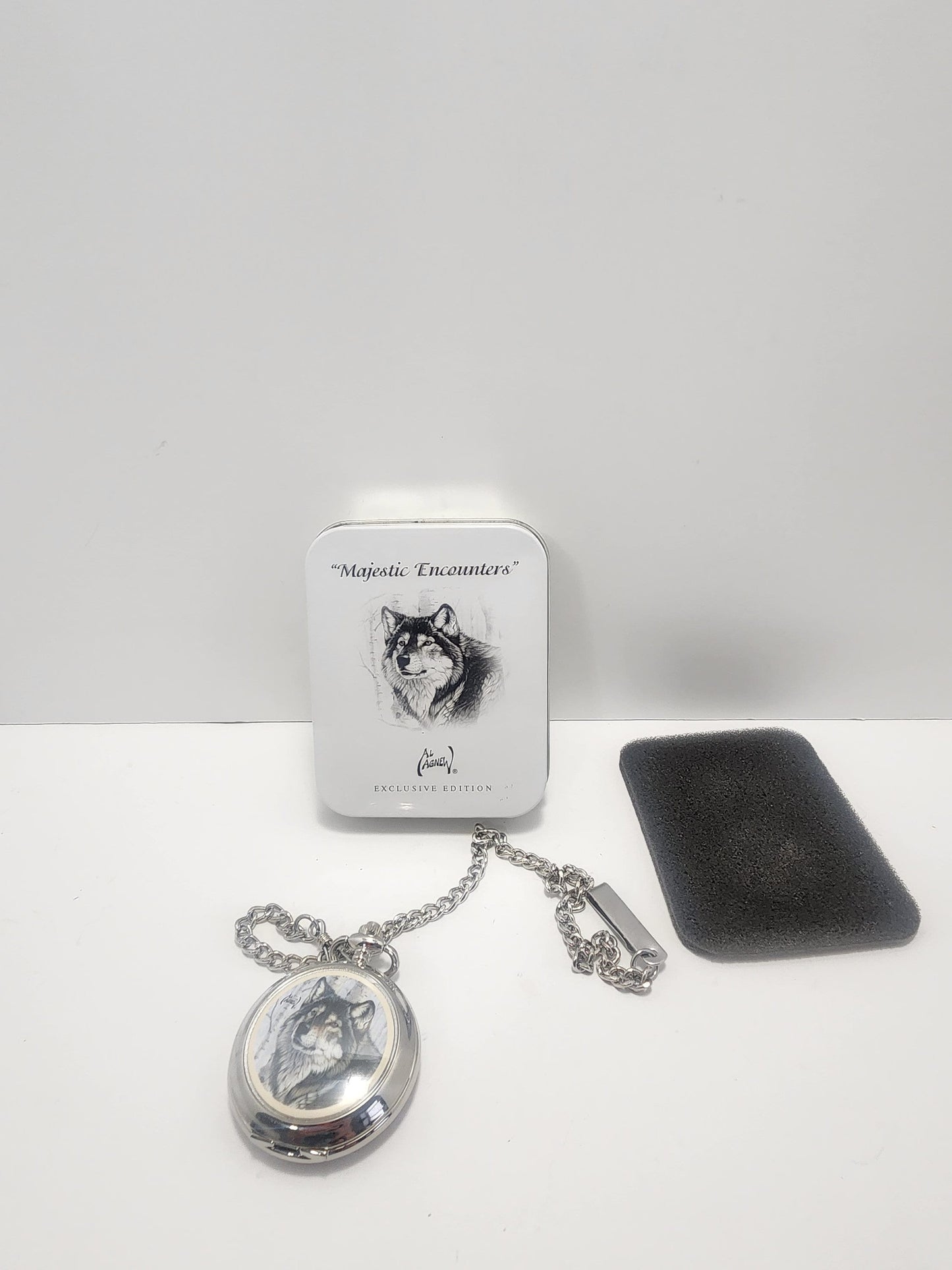 Wolf Pocket Watch By Avon 1990s - Pocket watch - Pocketwatch - Wolf - Wolves