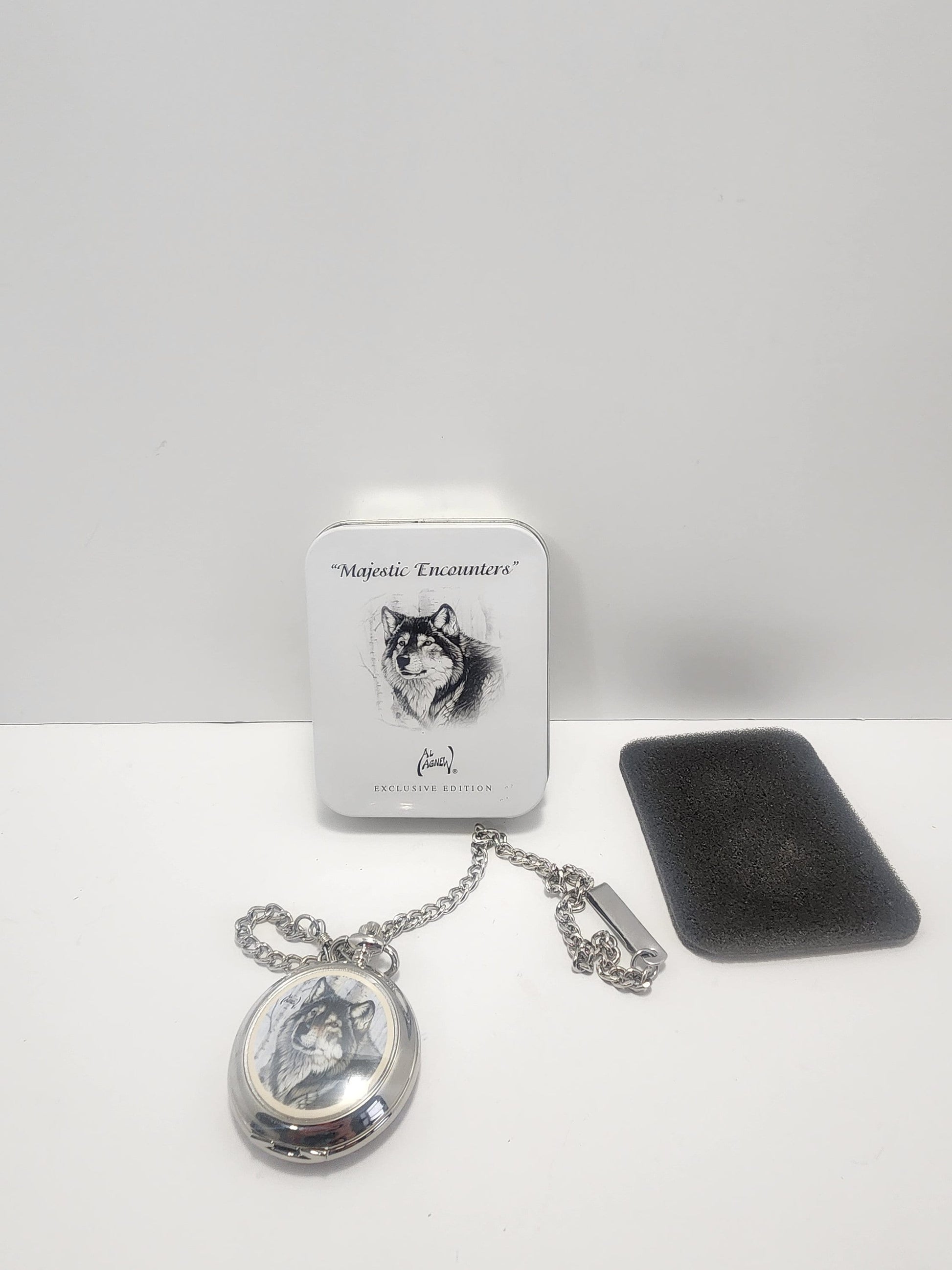 Wolf Pocket Watch By Avon 1990s - Pocket watch - Pocketwatch - Wolf - Wolves