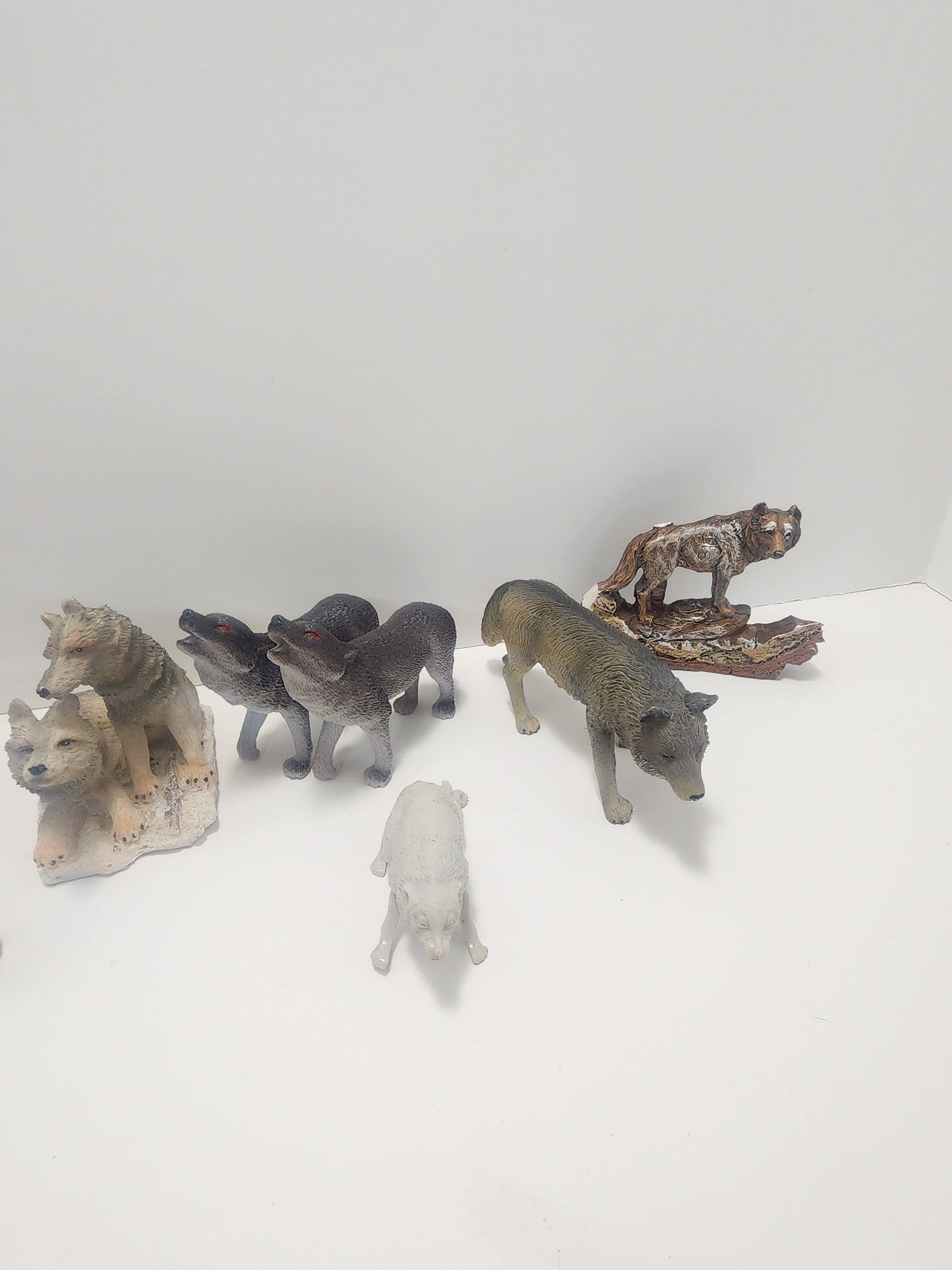 Wolf Figurines