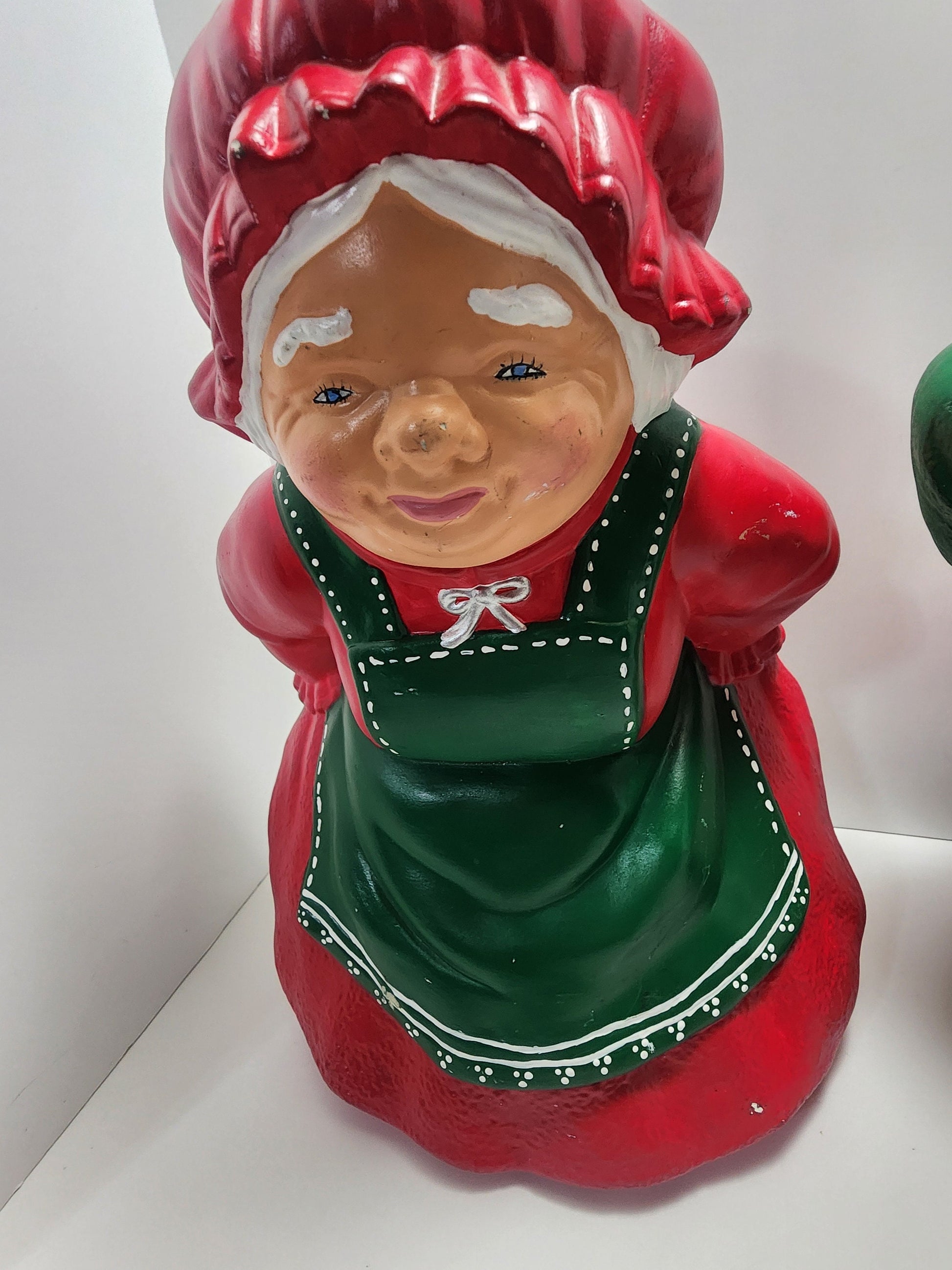 Mr and Mrs Clause Vintage Ceramic Figurines - Santa Clause - Christmas - Ceramic Santa - Ceramic Figurines - Santa Ceramic Figures - Santa