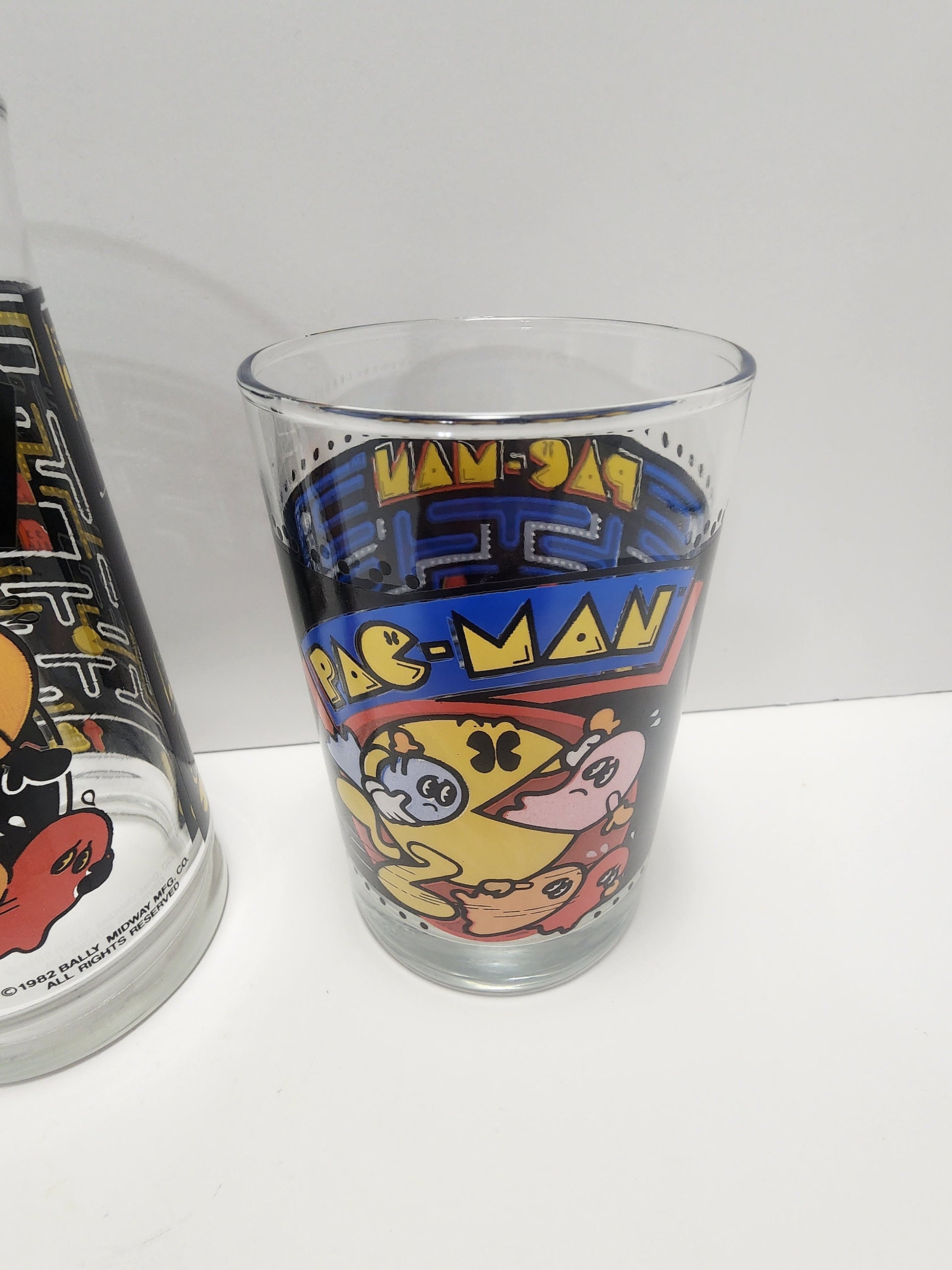 Pacman 1980s Bally Midway Collectable Glass - Glass - Arcade - Arcade Decor - Paxman- Pacman Glass - Vintage Glass - Character Glass