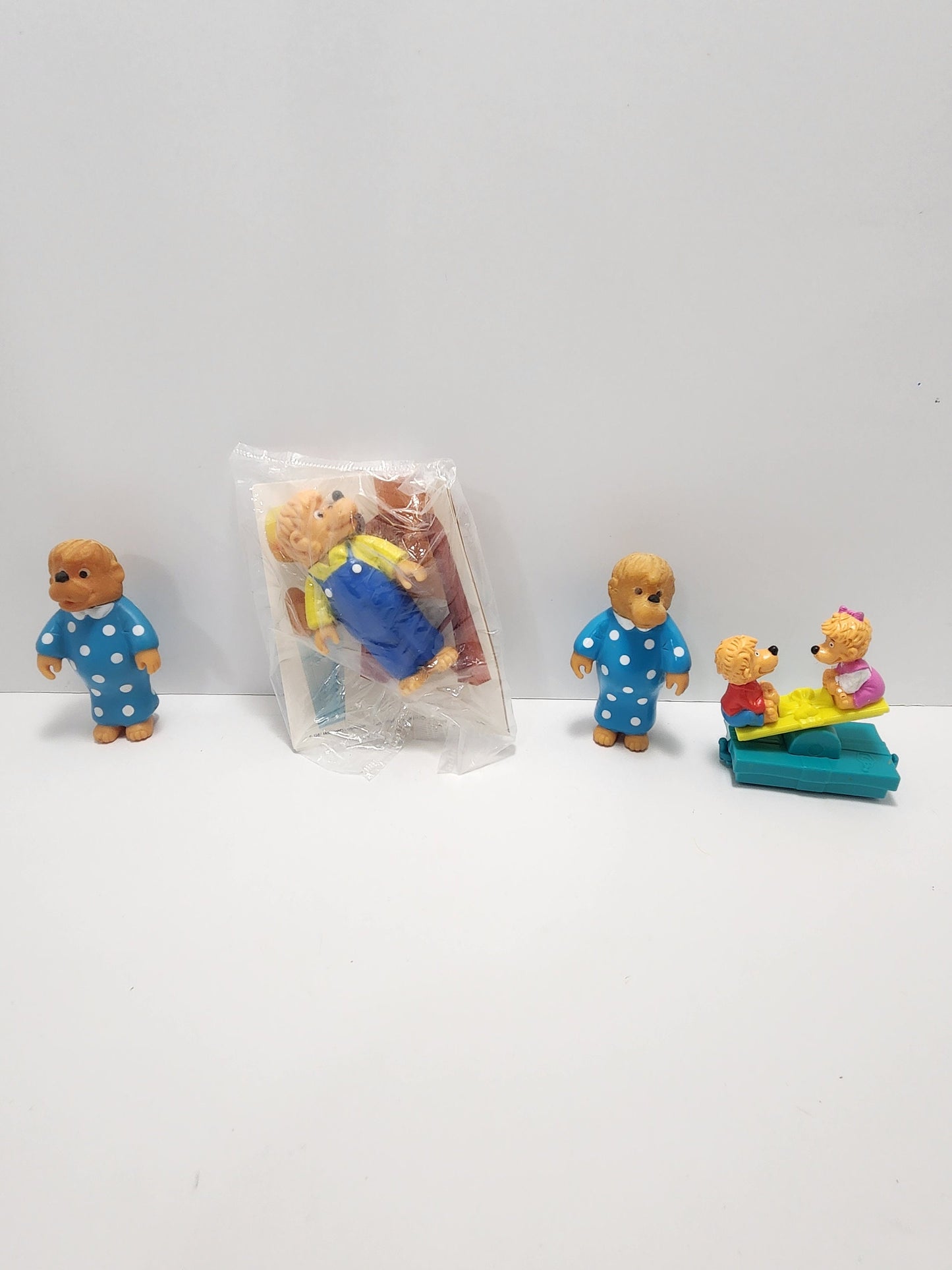 Berenstain Bears 1986 Small Figure - Berenstain Bears - Mom - Action Figures - Berenstain Bears Toys - Vintage Toys - McDonald's Toys - Toys