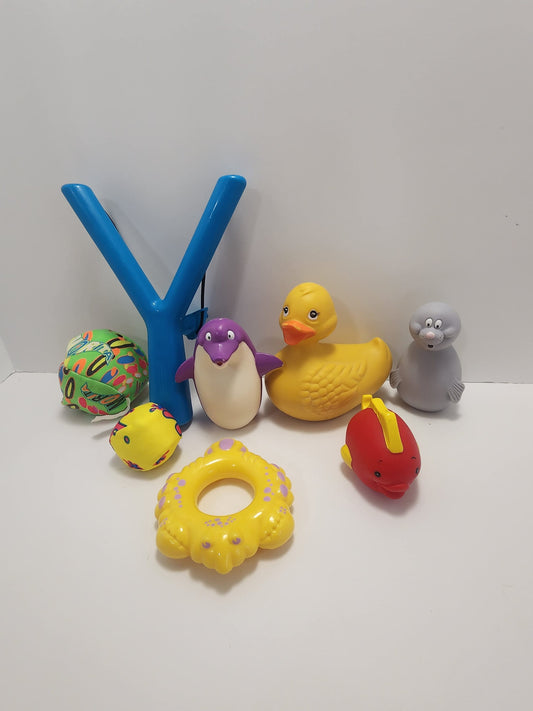Bath Toys - 1977 Duck Knicker Bocker Figure - Russ - Russ Bath Toys - Animals - Rubber Duck