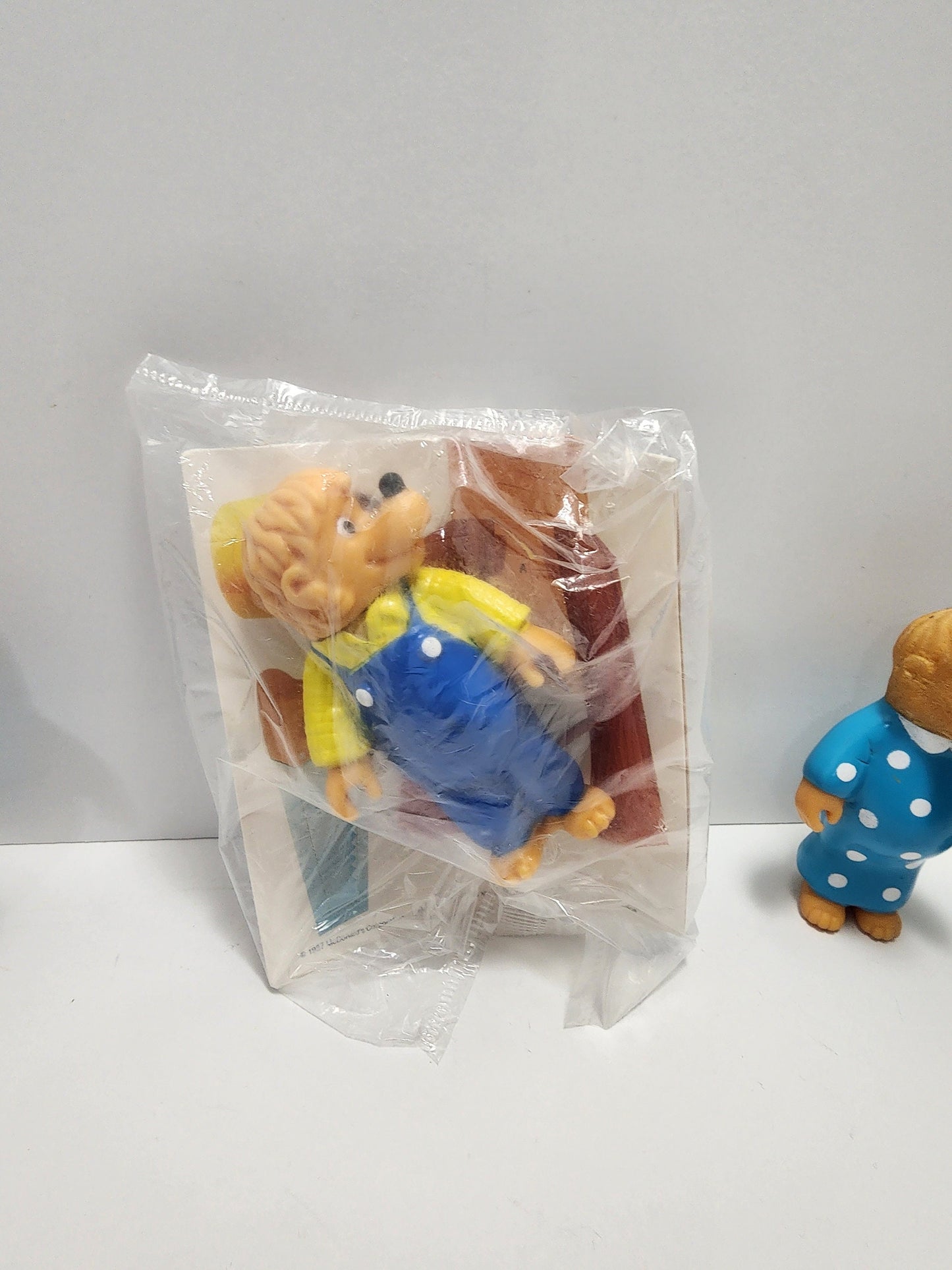 Berenstain Bears 1986 Small Figure - Berenstain Bears - Mom - Action Figures - Berenstain Bears Toys - Vintage Toys - McDonald's Toys - Toys