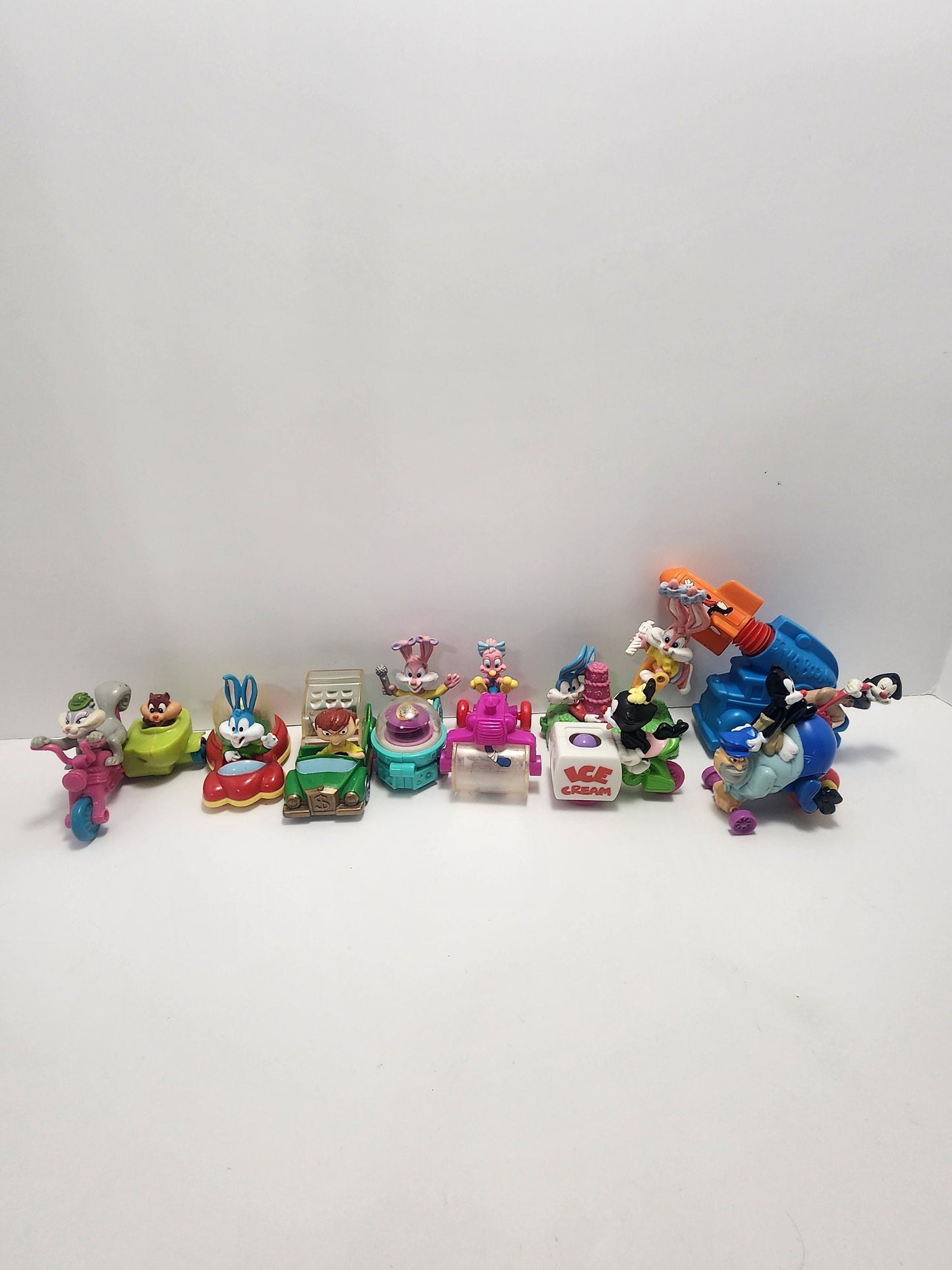Warner Brothers Huge Toy Lot - Tiny Toons - Animaniacs - Looney Tunes