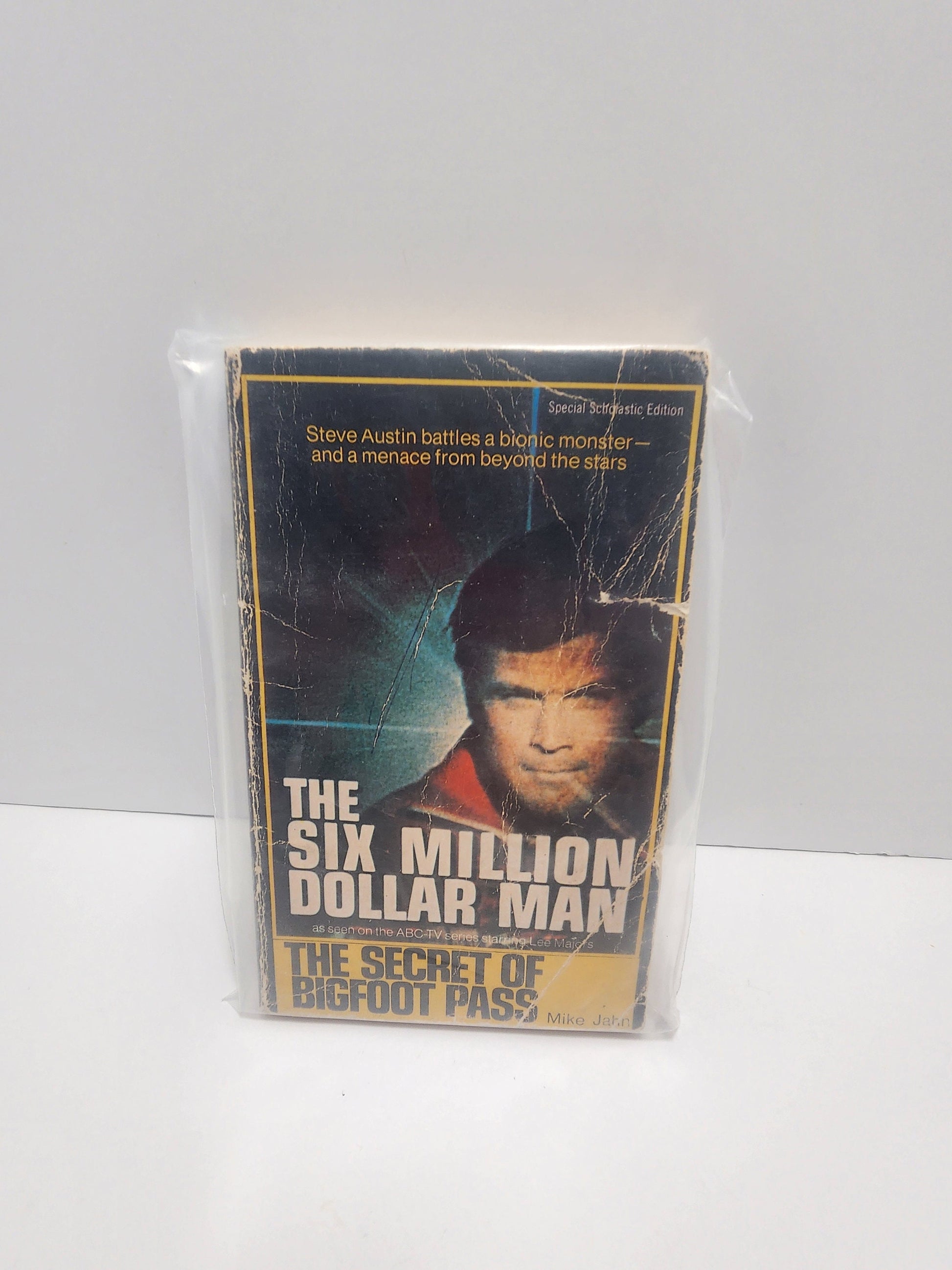 Six Billion Dollar Man - The Secrets Of Bigfoot - 1976 Book - 1970s - Books - Vintage Books