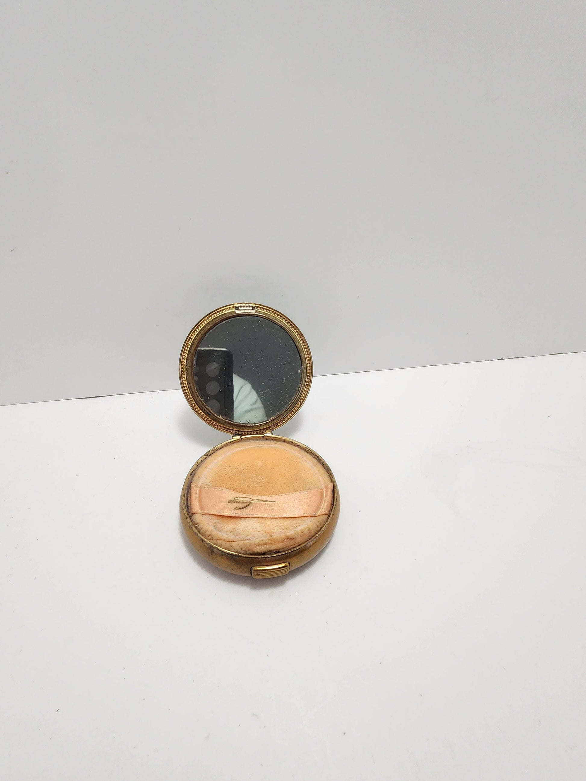 Vintage Makeup Powder Compact - Make Up - Powder - Cosmetics - Compact Powder - Compact Make Up