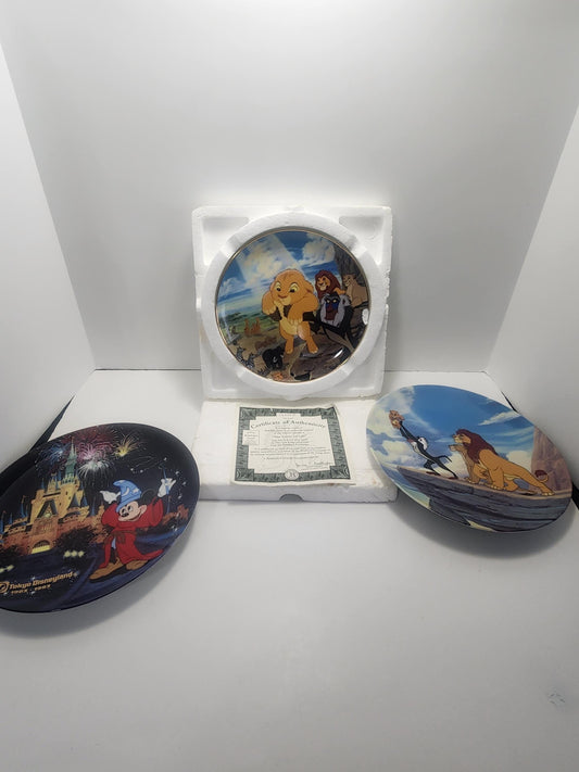 Disney Vintage Decorative Plates - Tokyo Disney - The Disney Store - Plates - Commerative Plates - Deforative Plates